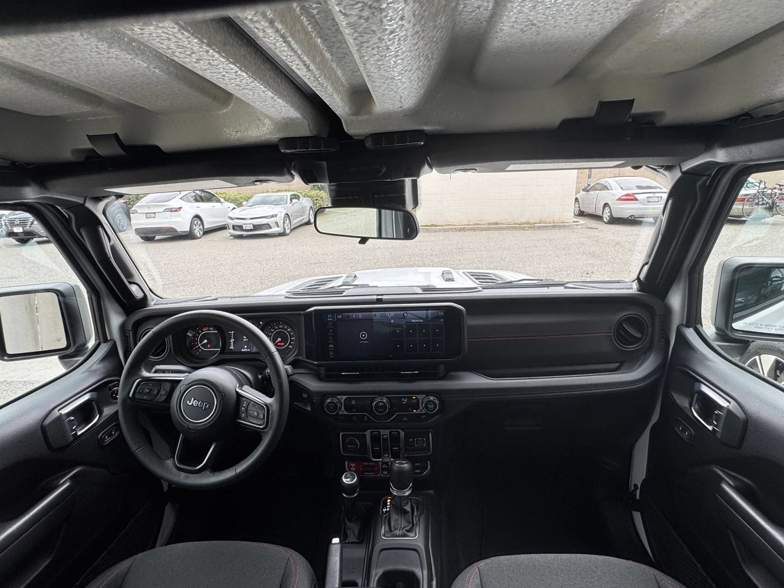 Thumbnail: 2025 Jeep Wrangler - 32