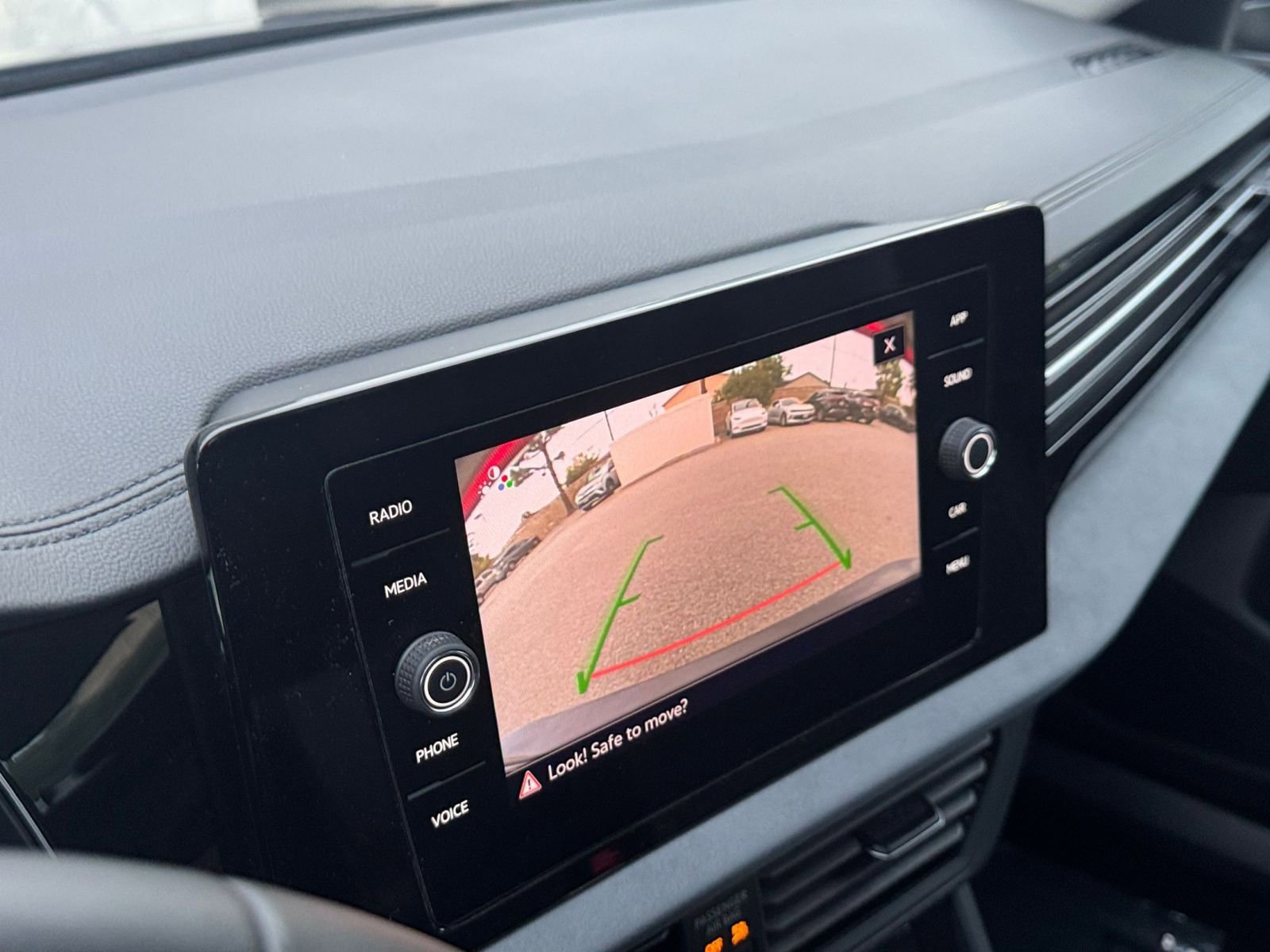 Thumbnail: 2025 Volkswagen Jetta - 17