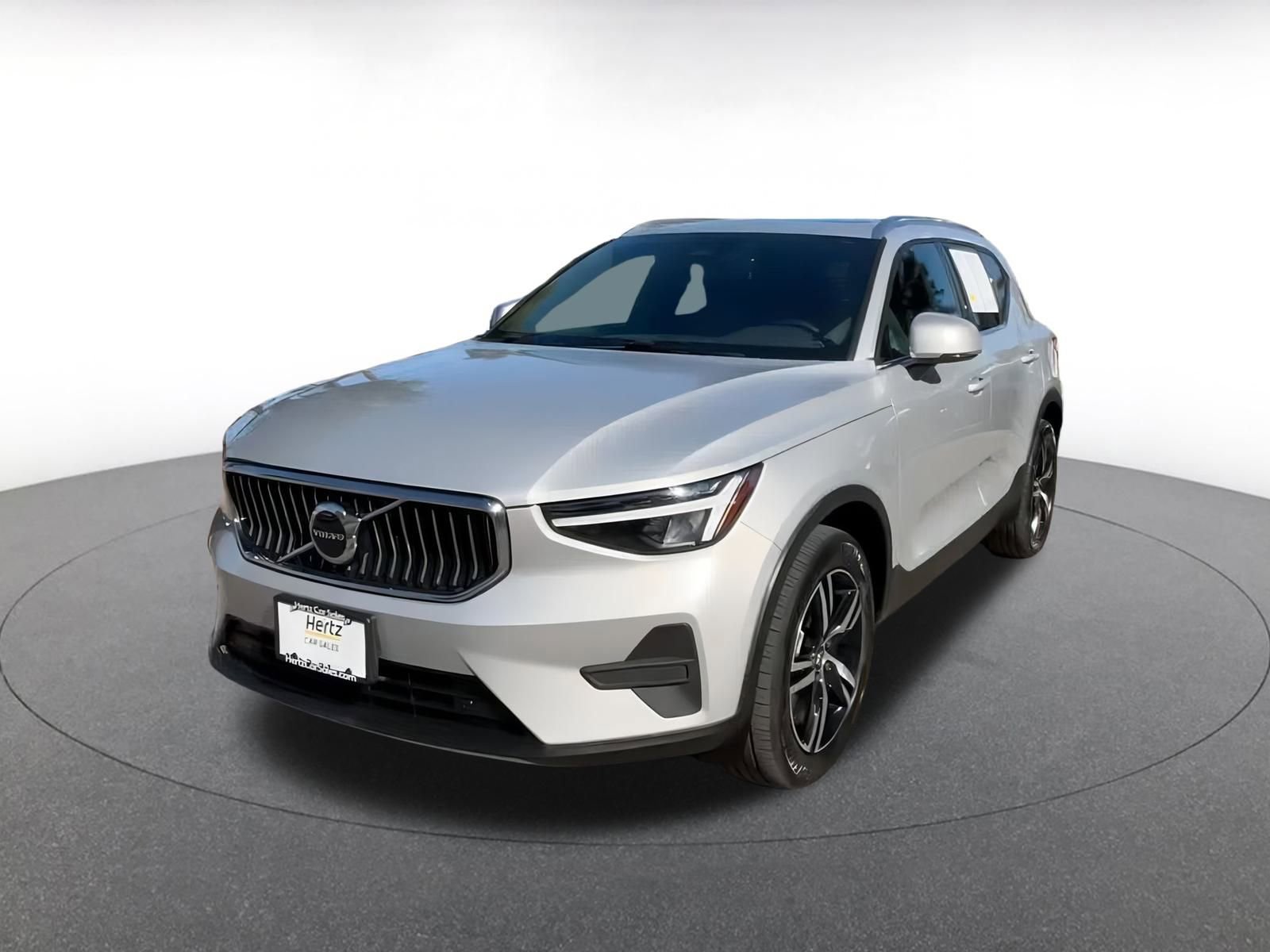 Thumbnail: 2024 Volvo XC40 - 7