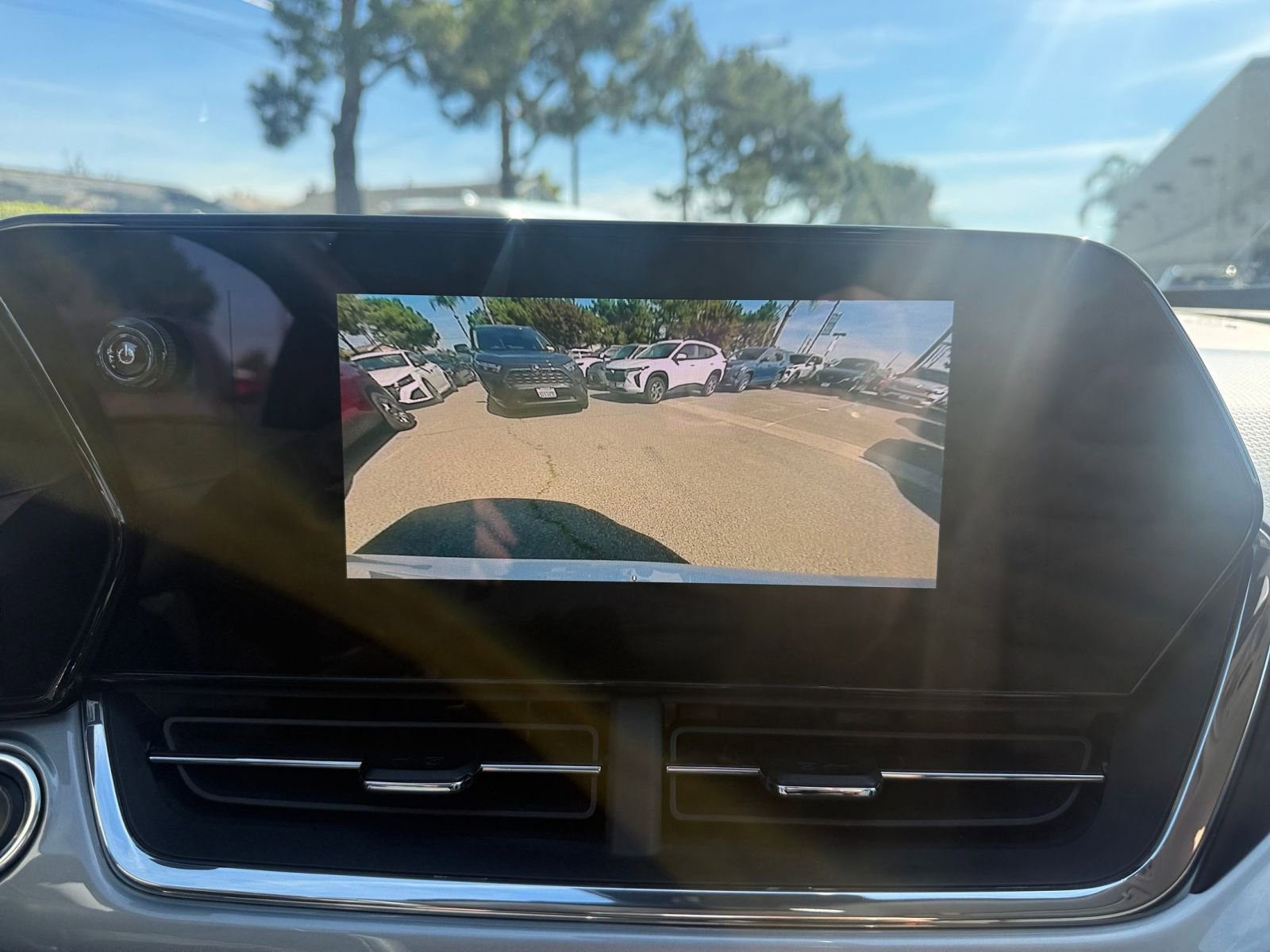 Thumbnail: 2025 Chevrolet Trax - 21