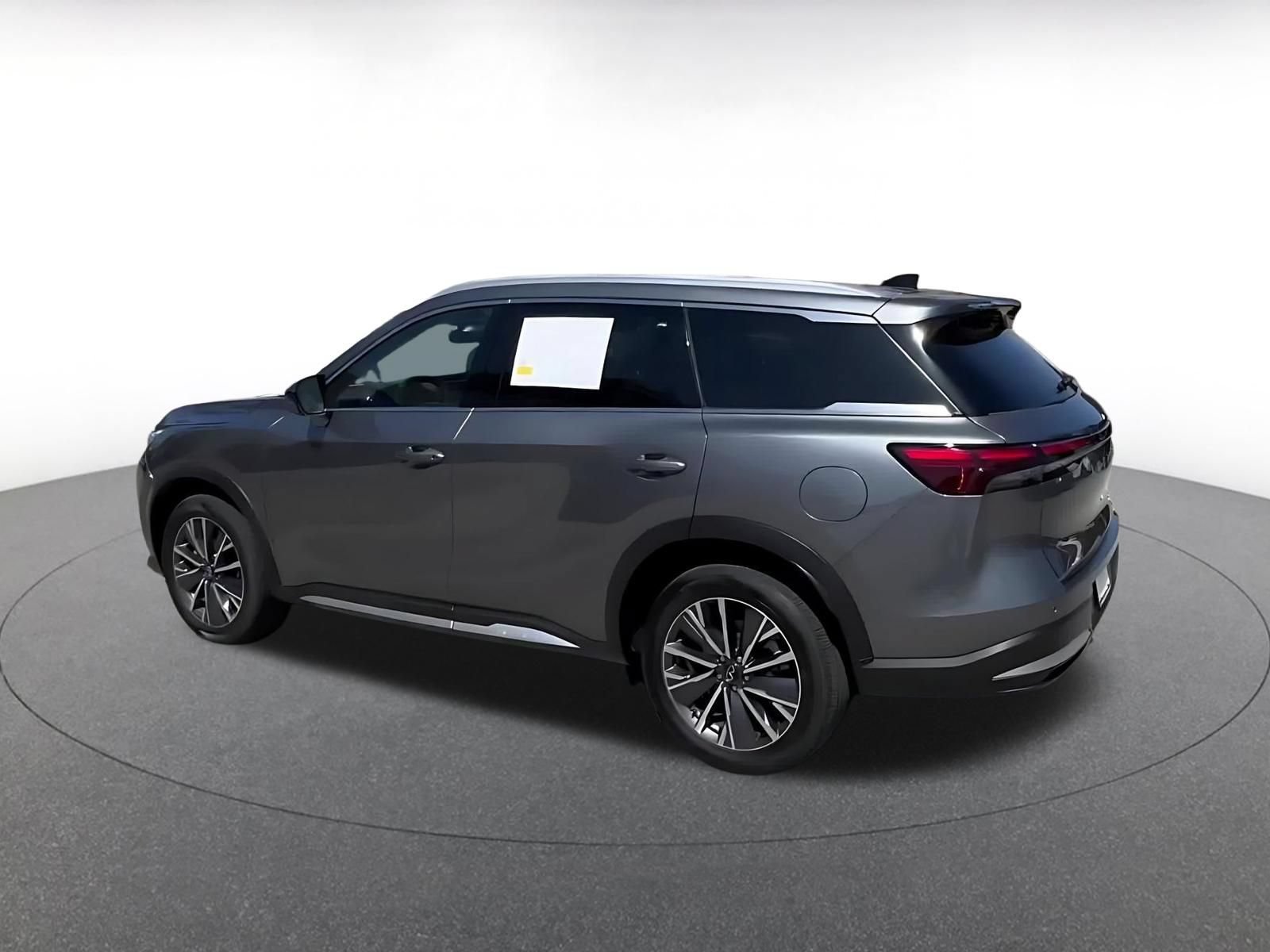 Thumbnail: 2026 INFINITI QX60 - 10
