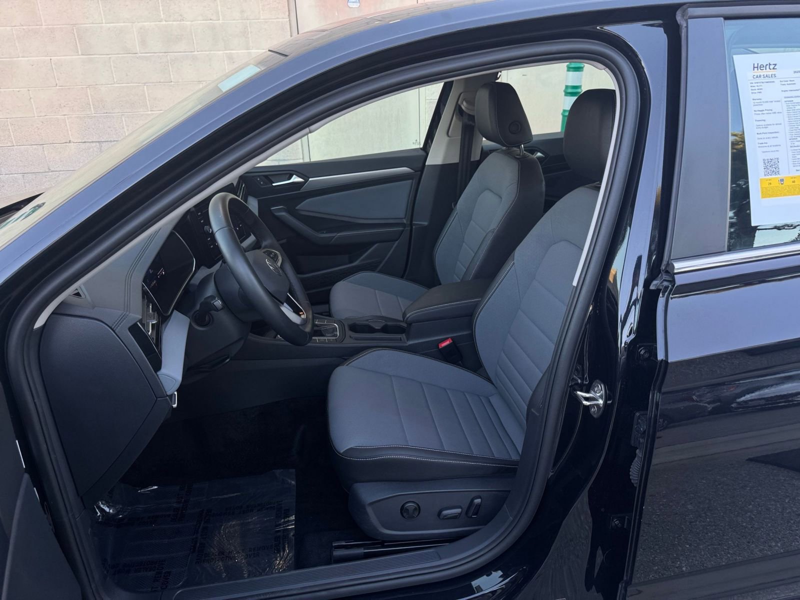 Thumbnail: 2025 Volkswagen Jetta - 25