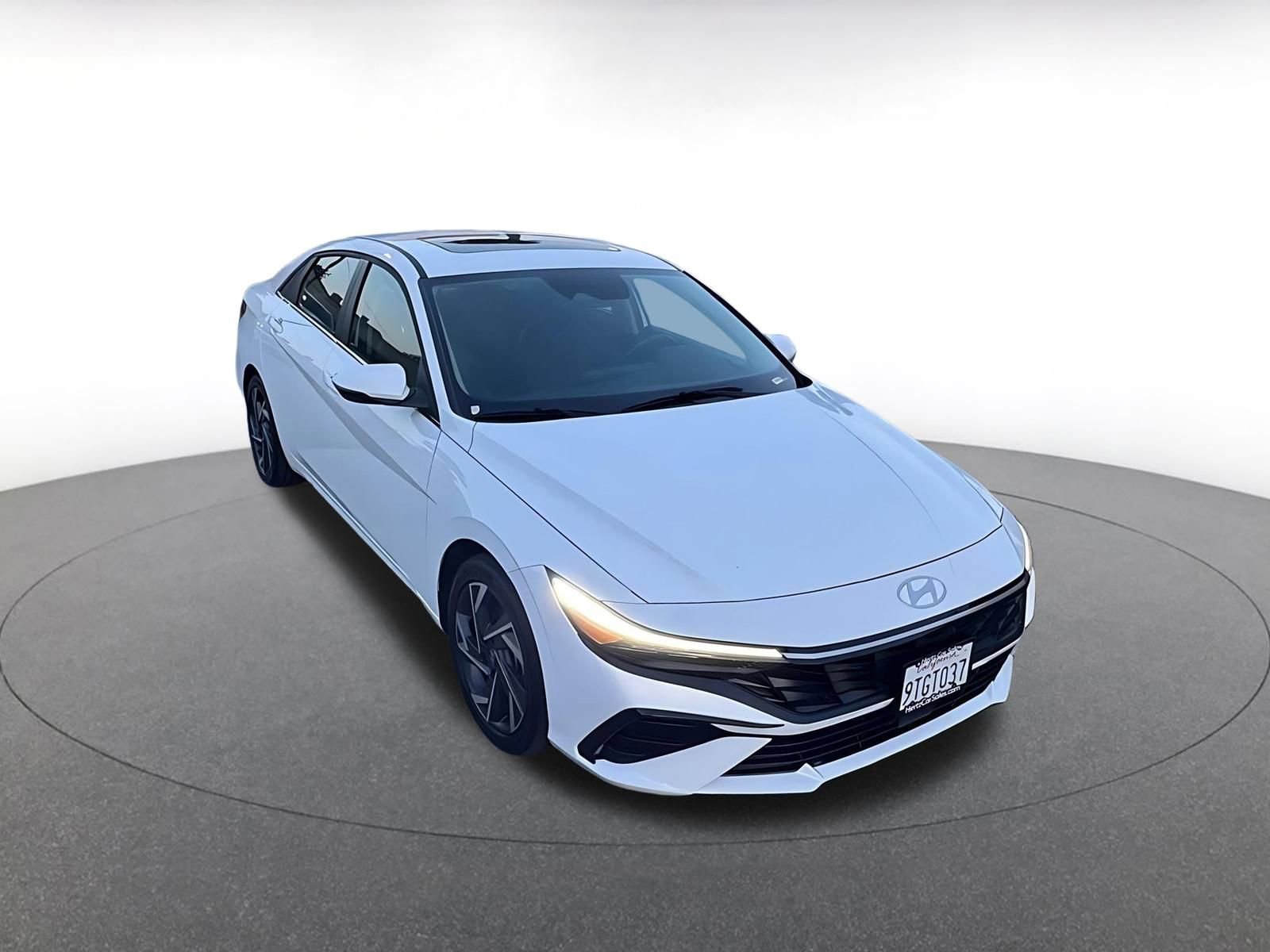 Thumbnail: 2025 Hyundai Elantra - 1