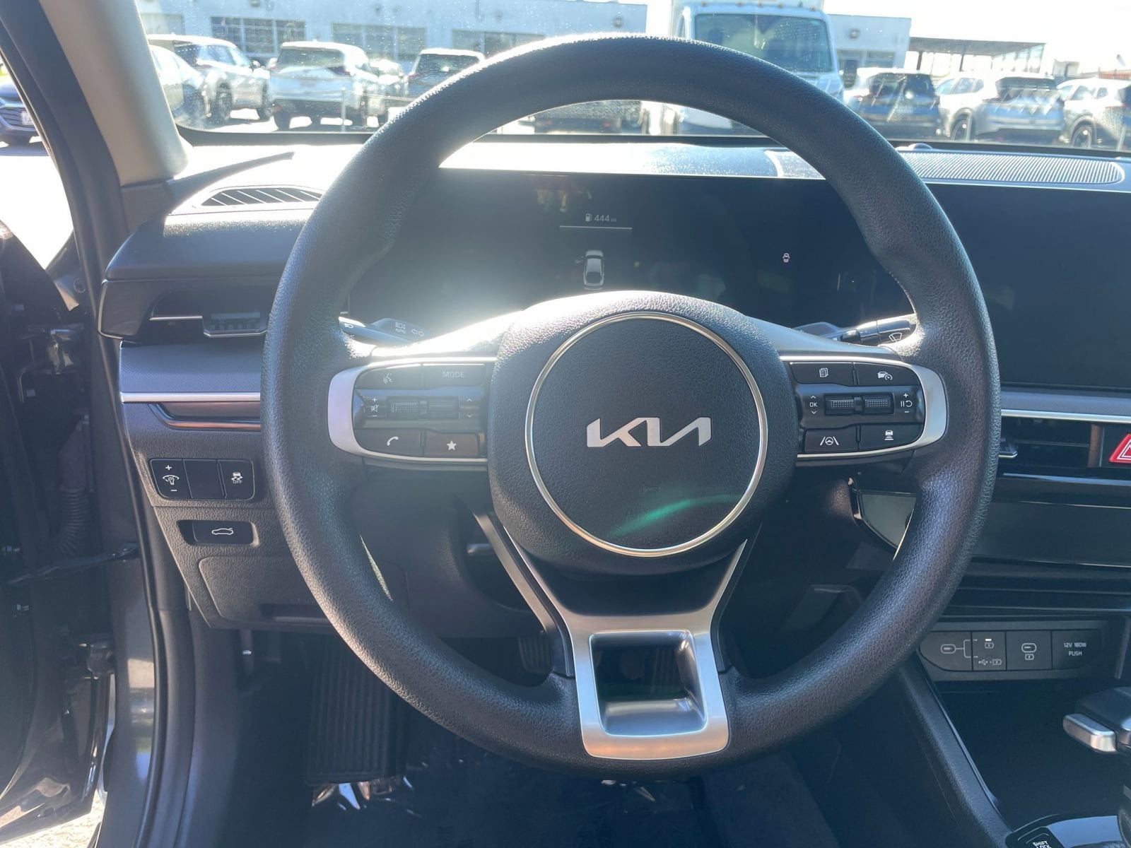 Thumbnail: 2025 Kia K5 - 28