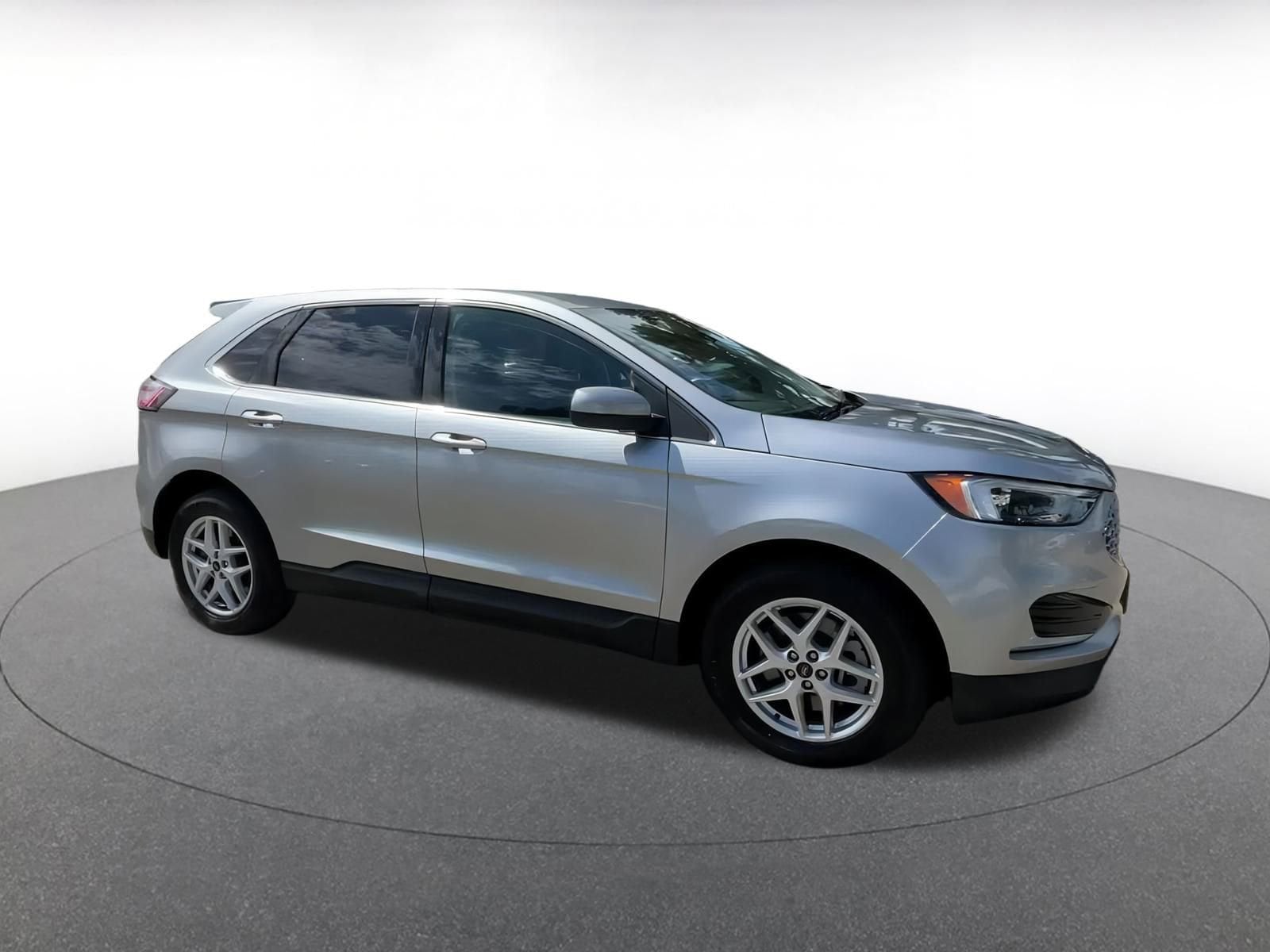 Thumbnail: 2023 Ford Edge - 2