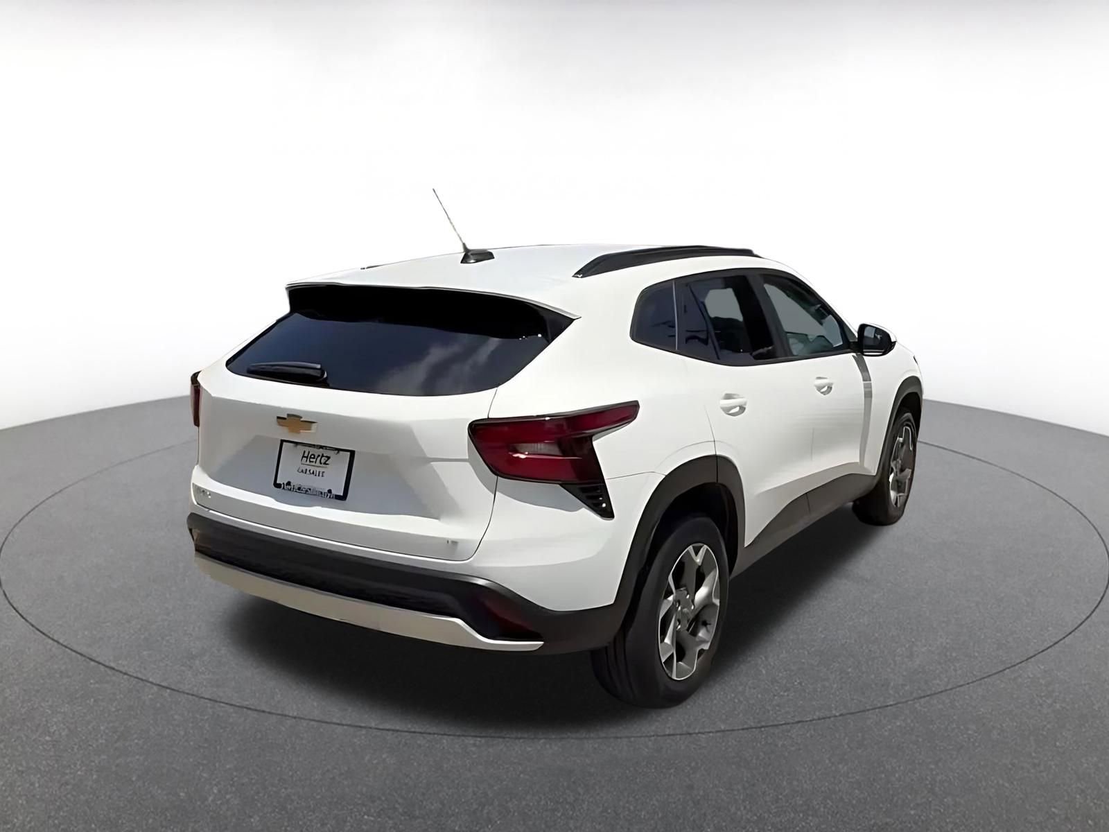 Thumbnail: 2025 Chevrolet Trax - 15