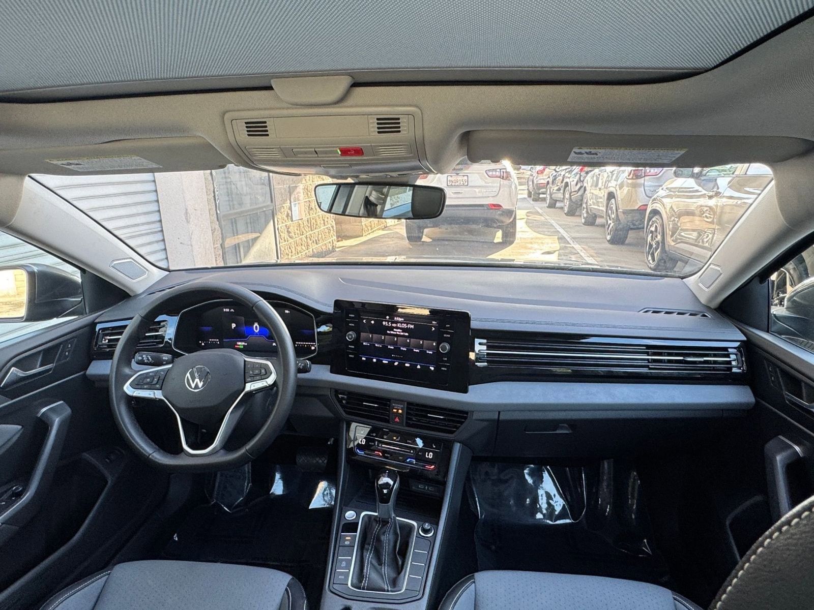 Thumbnail: 2025 Volkswagen Jetta - 32