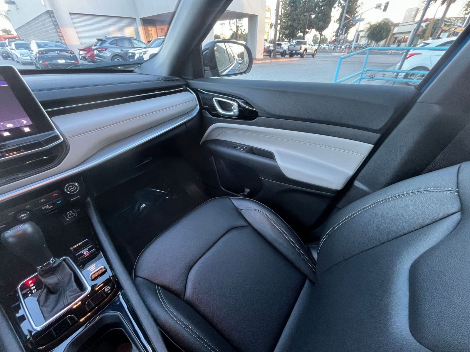 Thumbnail: 2025 Jeep Compass - 35