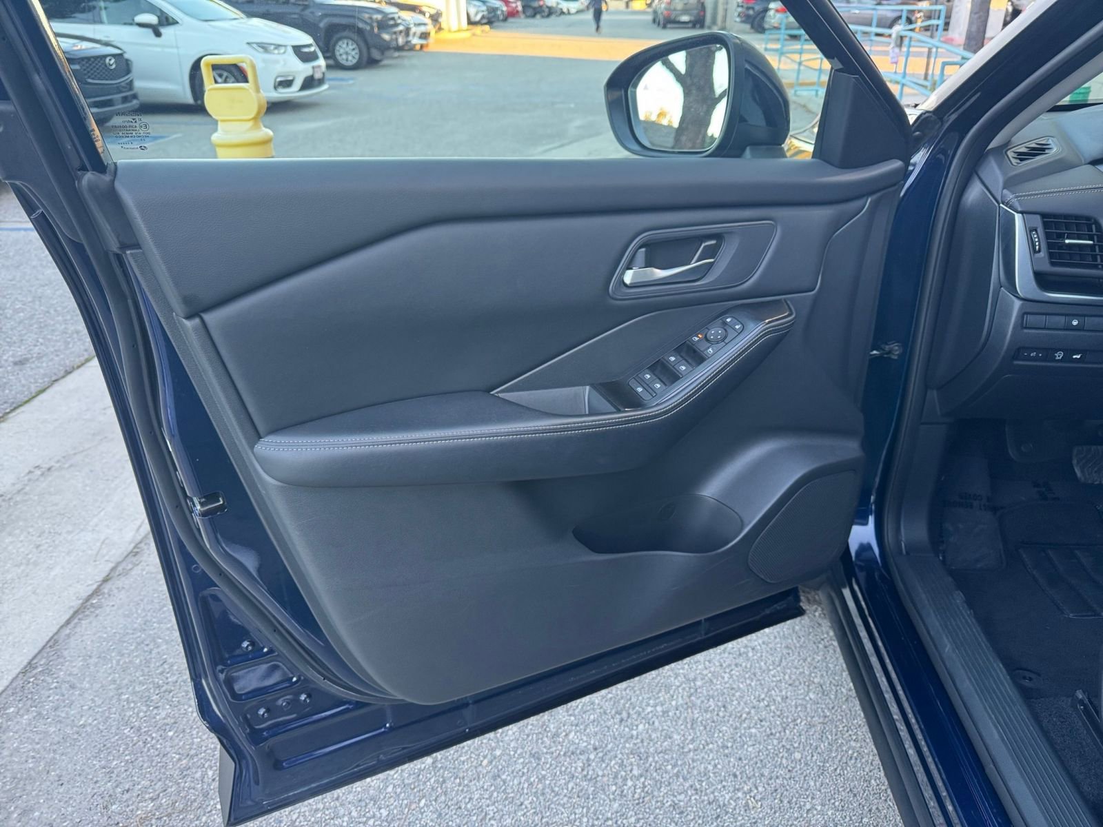 Thumbnail: 2025 Nissan Rogue - 20