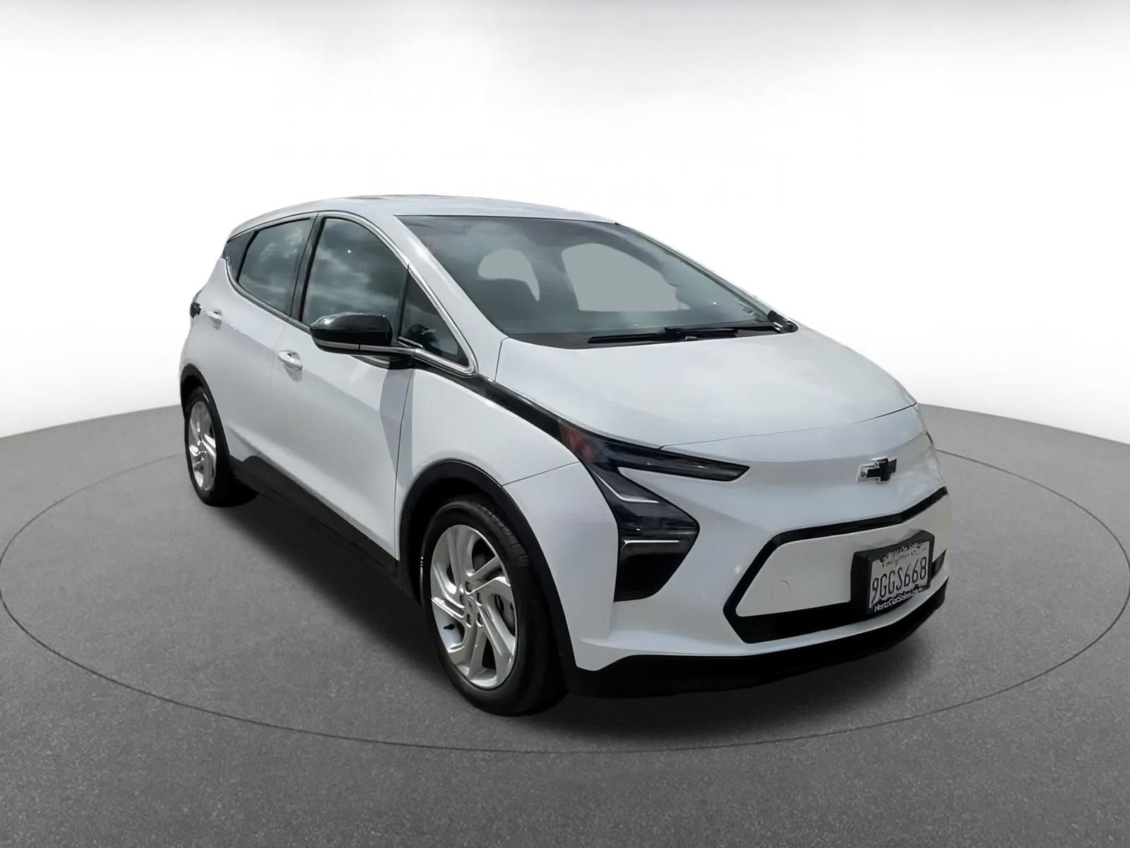 Thumbnail: 2023 Chevrolet Bolt EV - 3