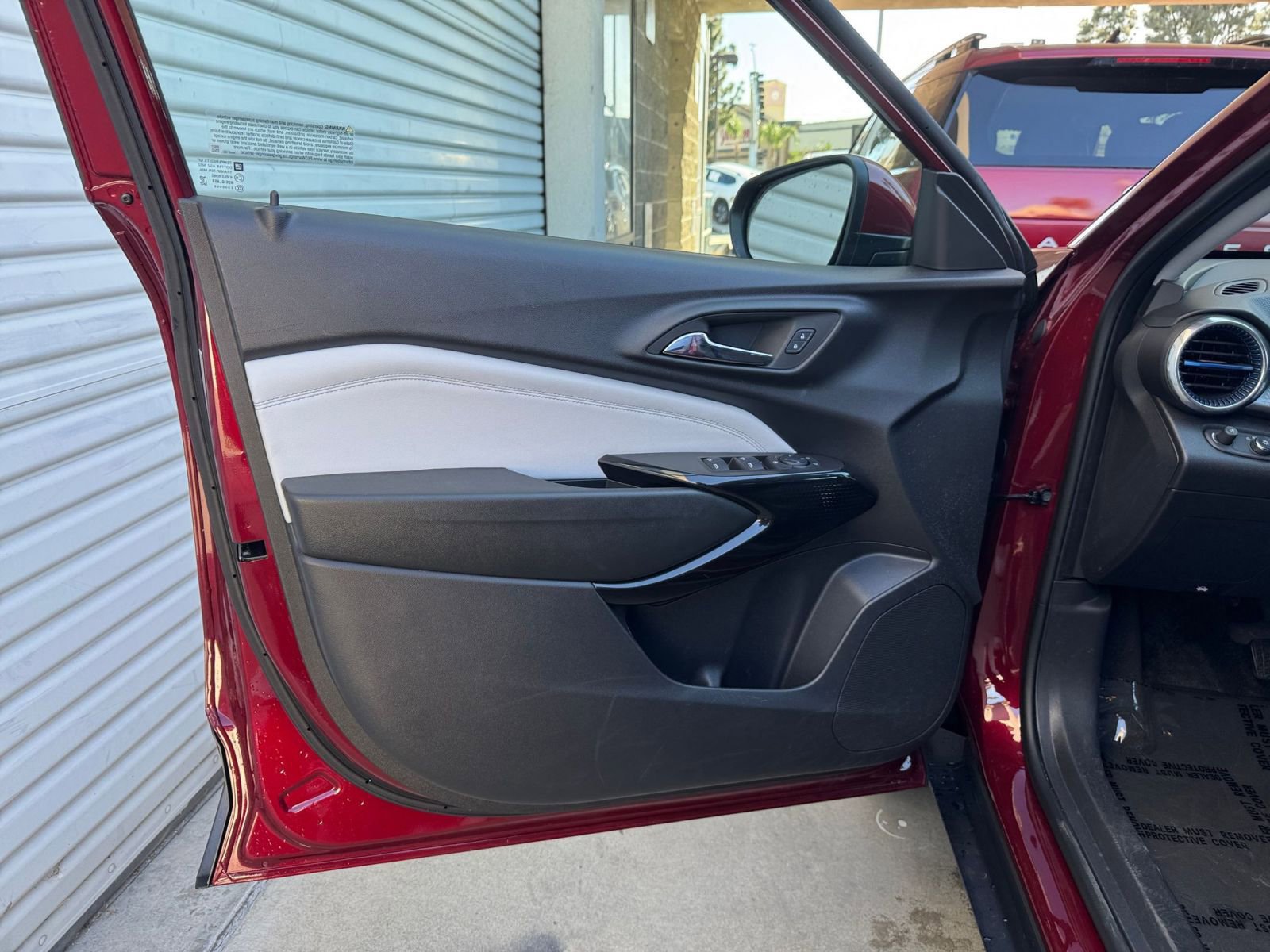 Thumbnail: 2025 Chevrolet Trax - 18