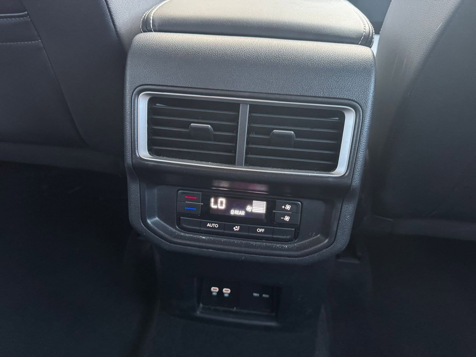 Thumbnail: 2025 Volkswagen Atlas - 24