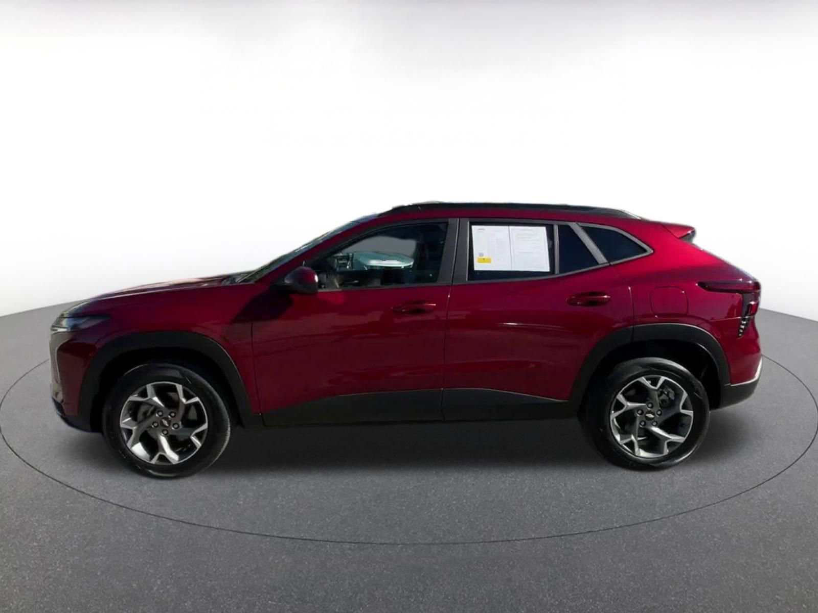 Thumbnail: 2025 Chevrolet Trax - 9