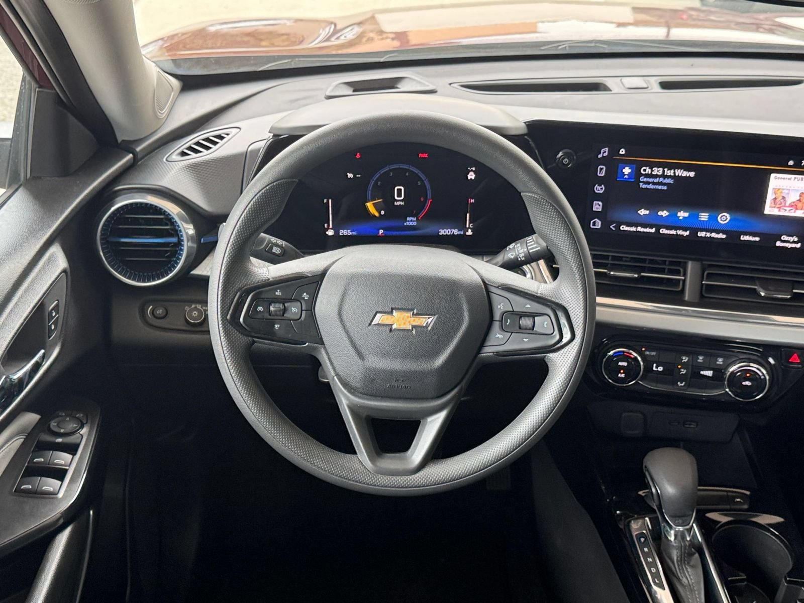 Thumbnail: 2025 Chevrolet Trax - 27