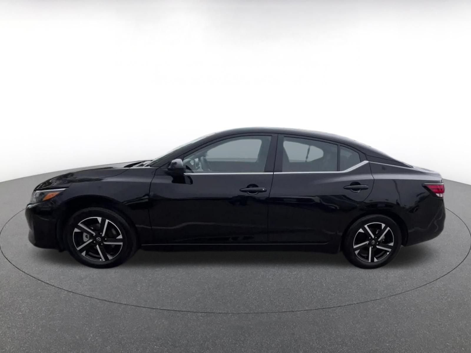 Thumbnail: 2025 Nissan Sentra - 9