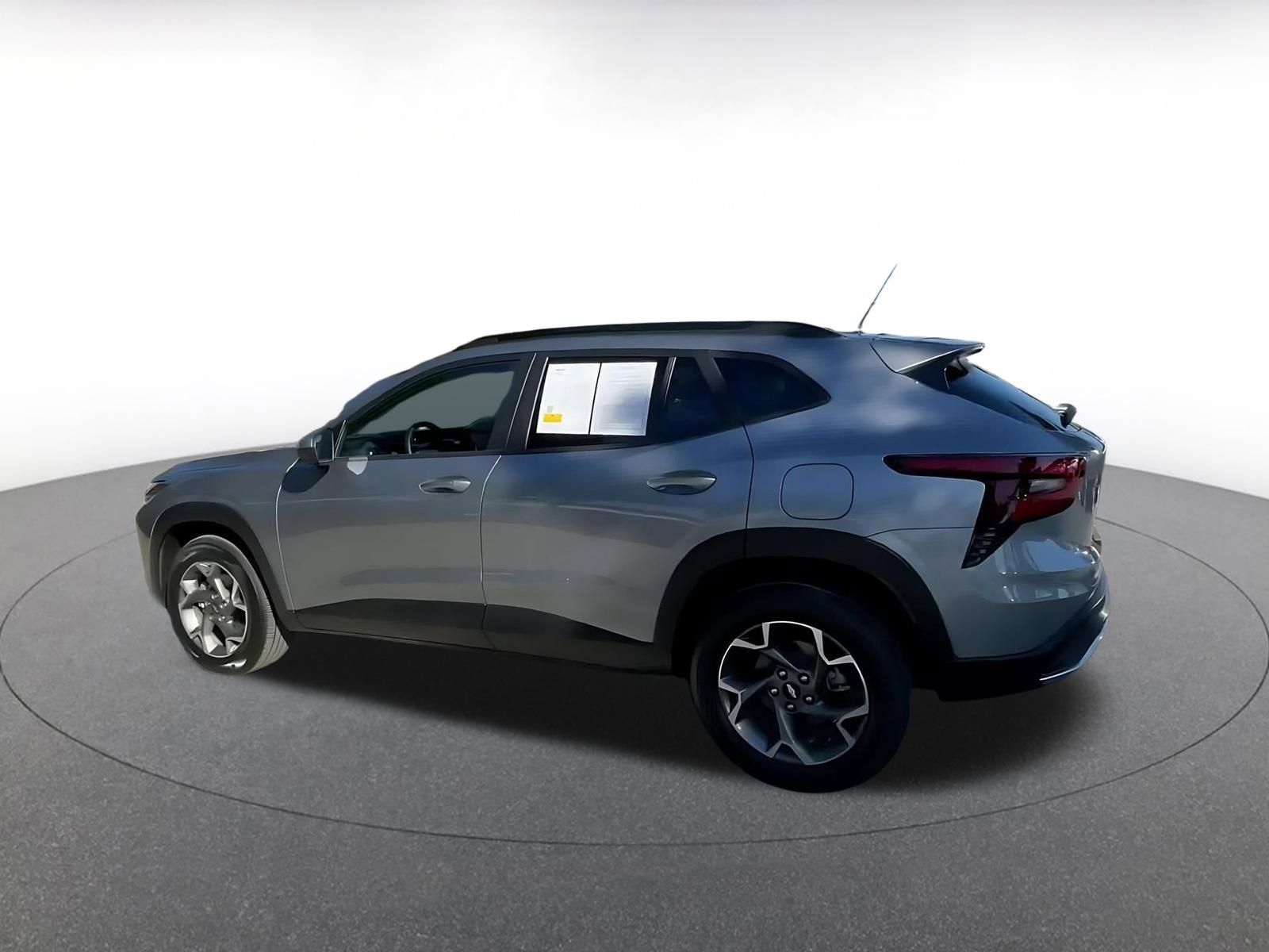 Thumbnail: 2025 Chevrolet Trax - 10