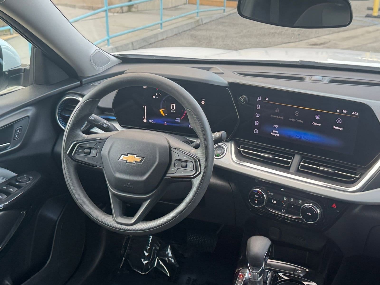 Thumbnail: 2025 Chevrolet Trax - 33