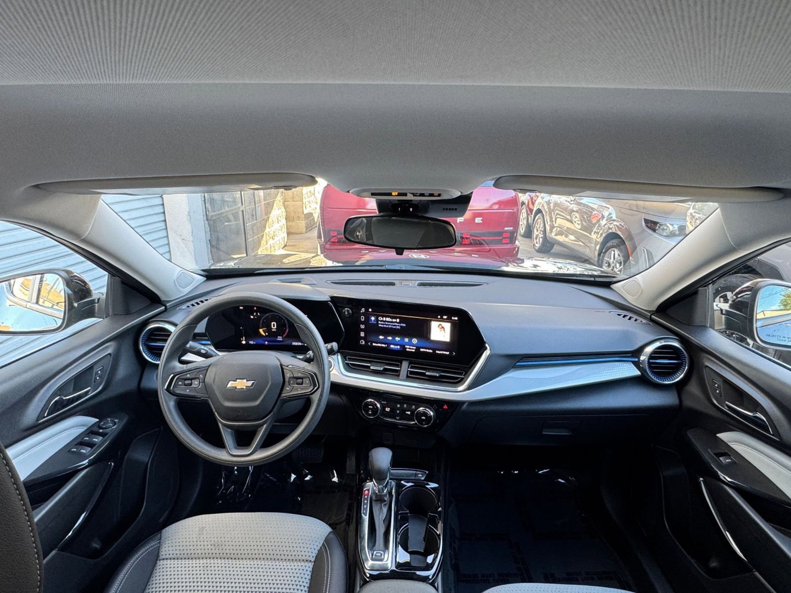 Thumbnail: 2025 Chevrolet Trax - 33