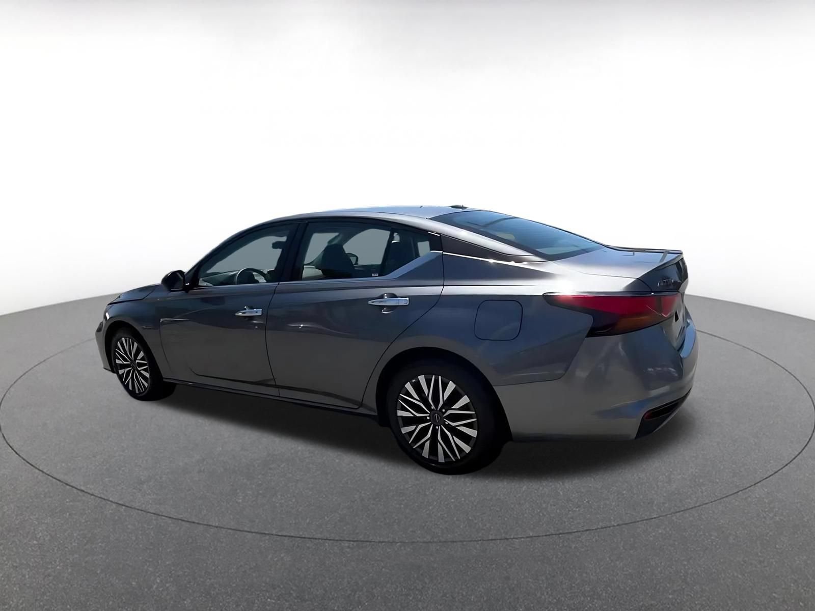 Thumbnail: 2025 Nissan Altima - 10