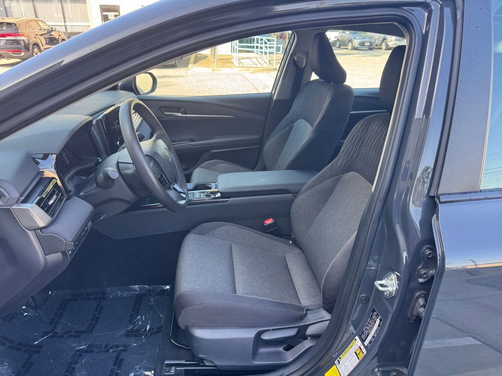 Thumbnail: 2025 Toyota Camry - 25