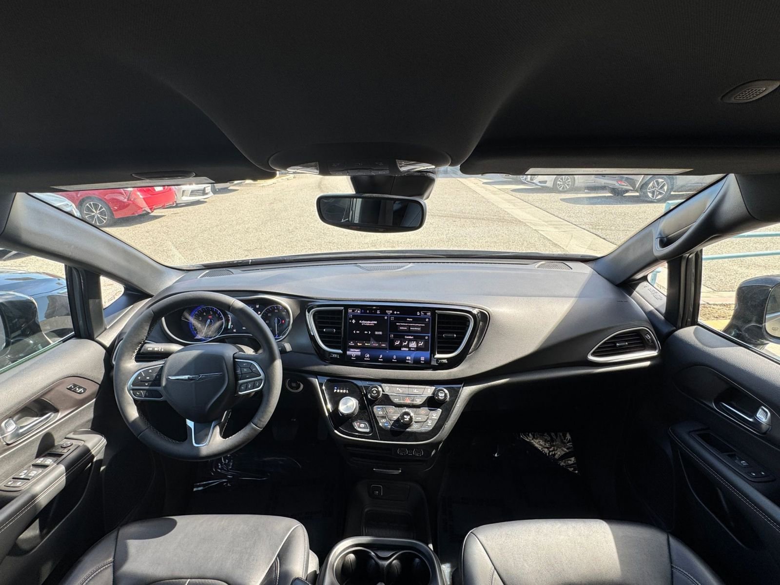 Thumbnail: 2025 Chrysler Pacifica - 35