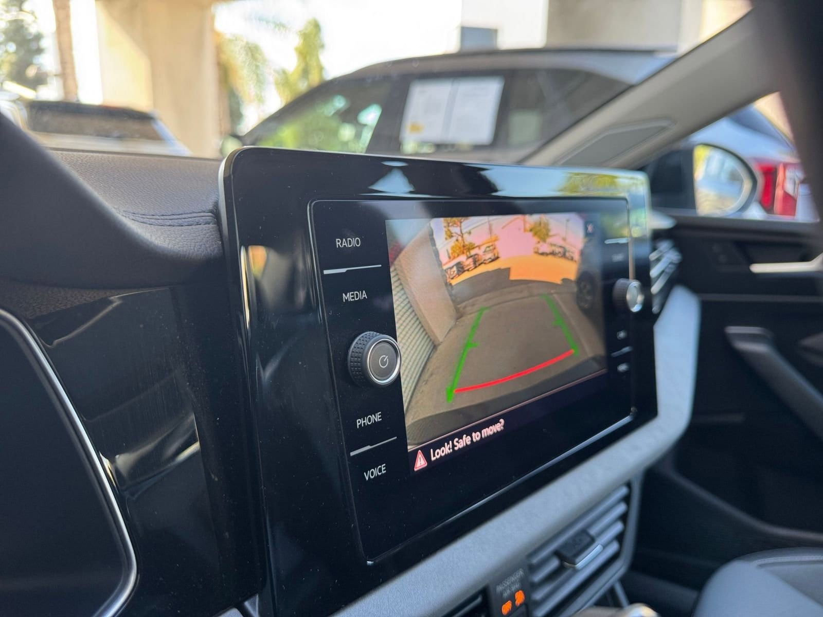 Thumbnail: 2025 Volkswagen Jetta - 17