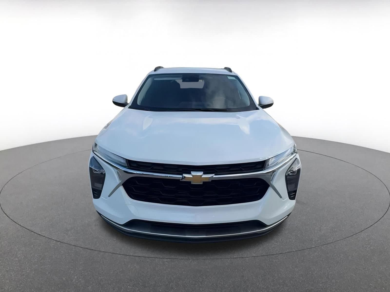 Thumbnail: 2025 Chevrolet Trax - 4