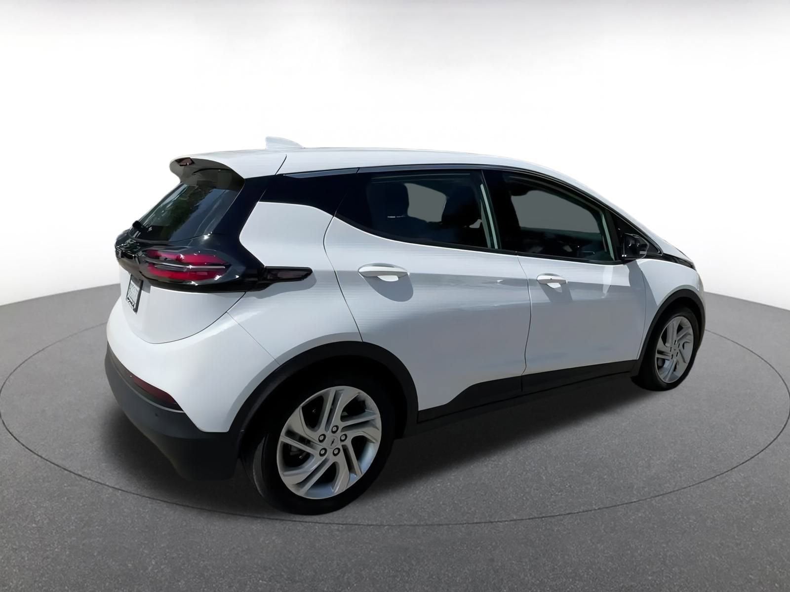 Thumbnail: 2023 Chevrolet Bolt EV - 15