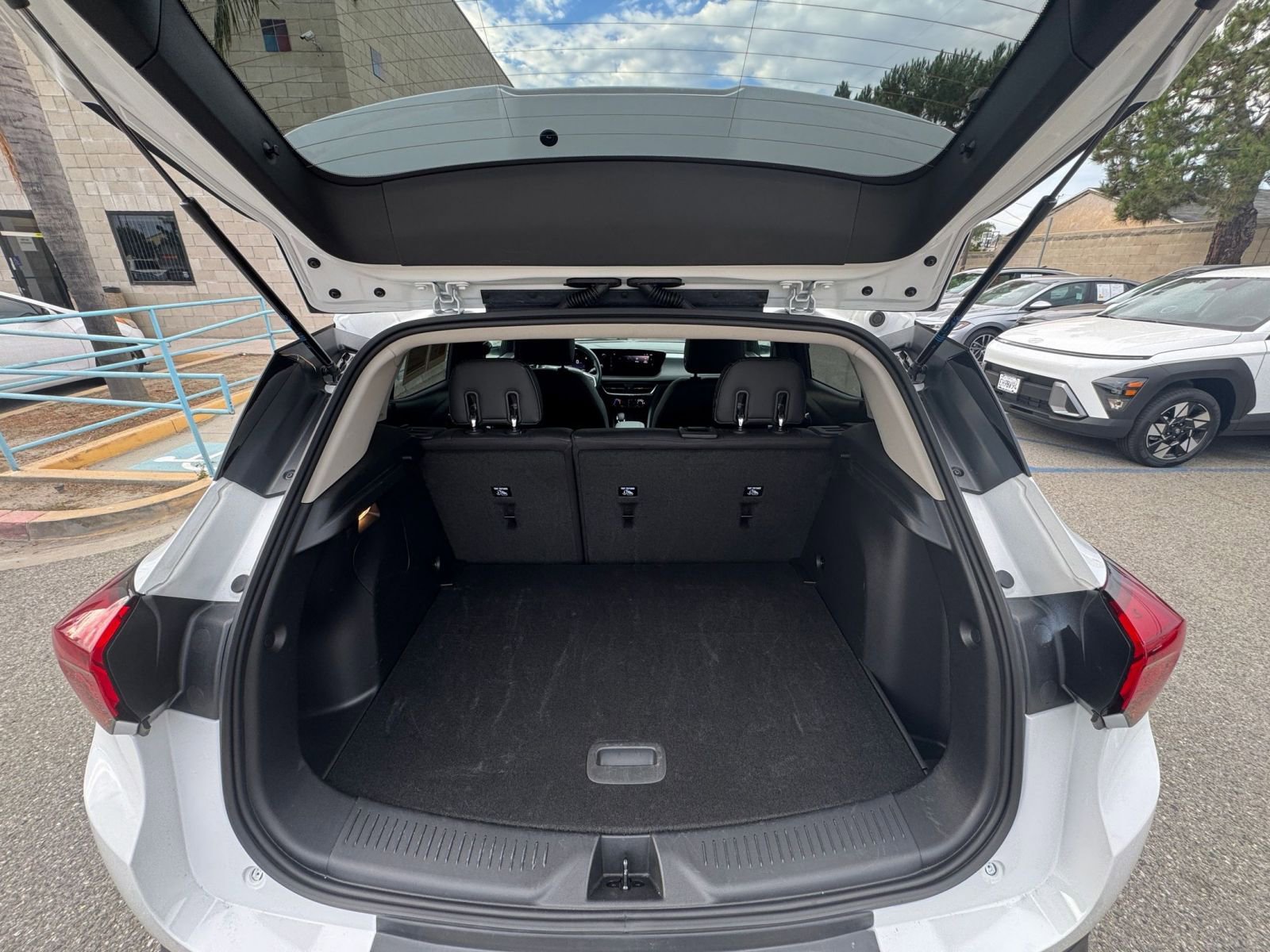 Thumbnail: 2025 Buick Encore GX - 30