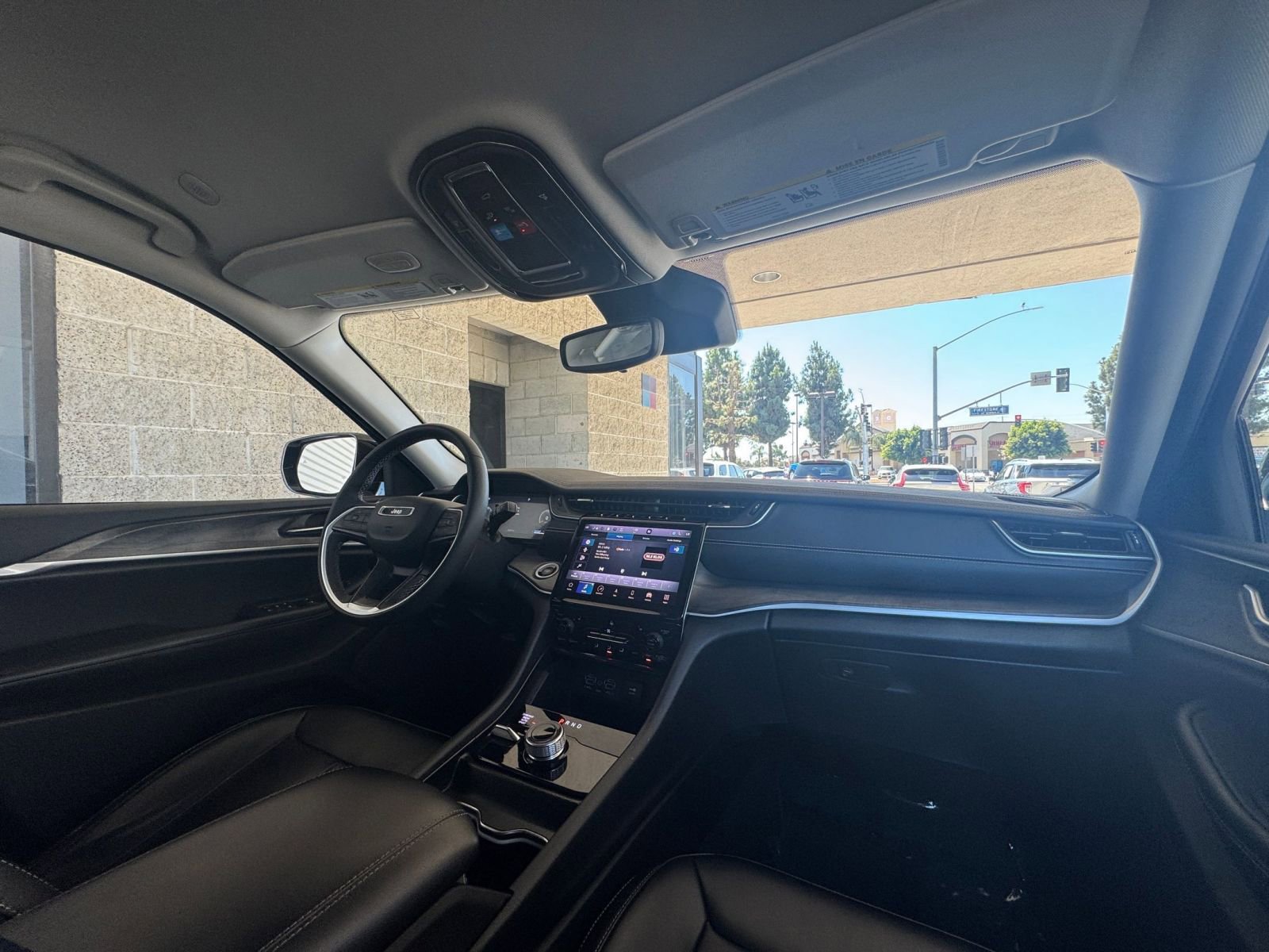 Thumbnail: 2024 Jeep Grand Cherokee - 33