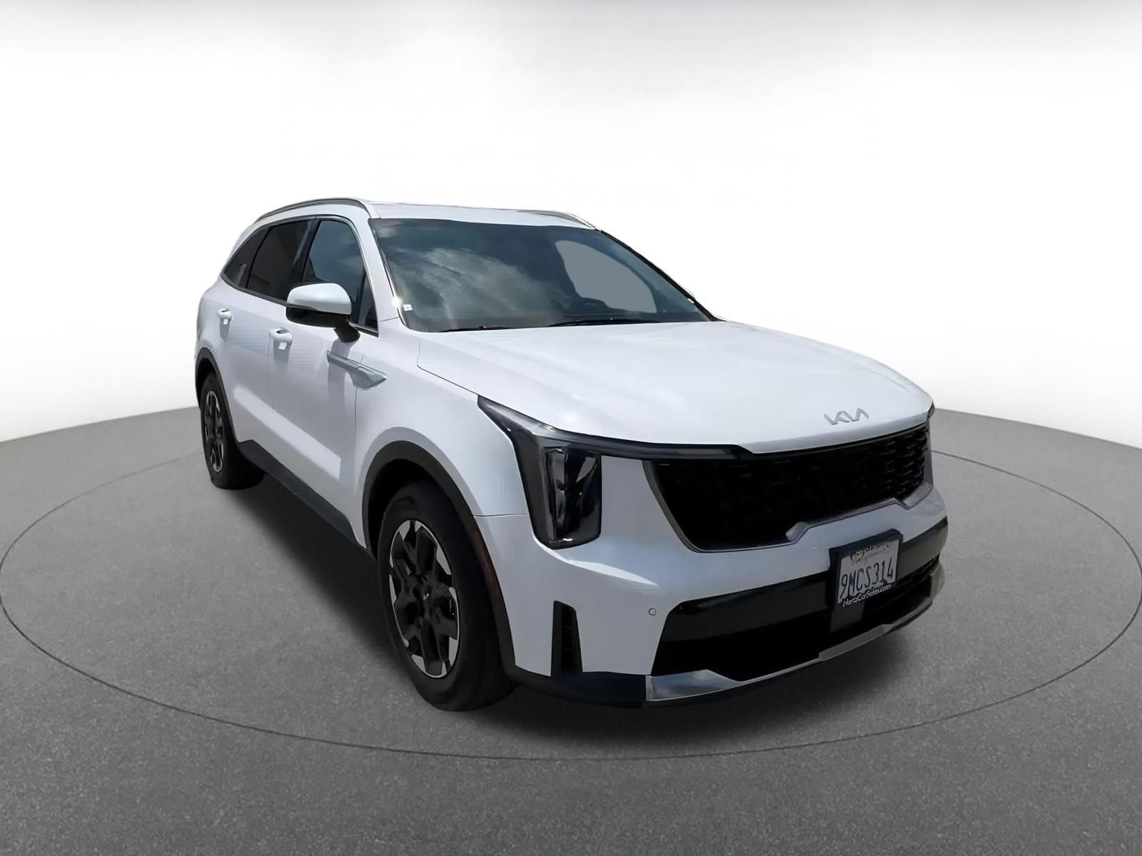 Thumbnail: 2024 Kia Sorento - 3