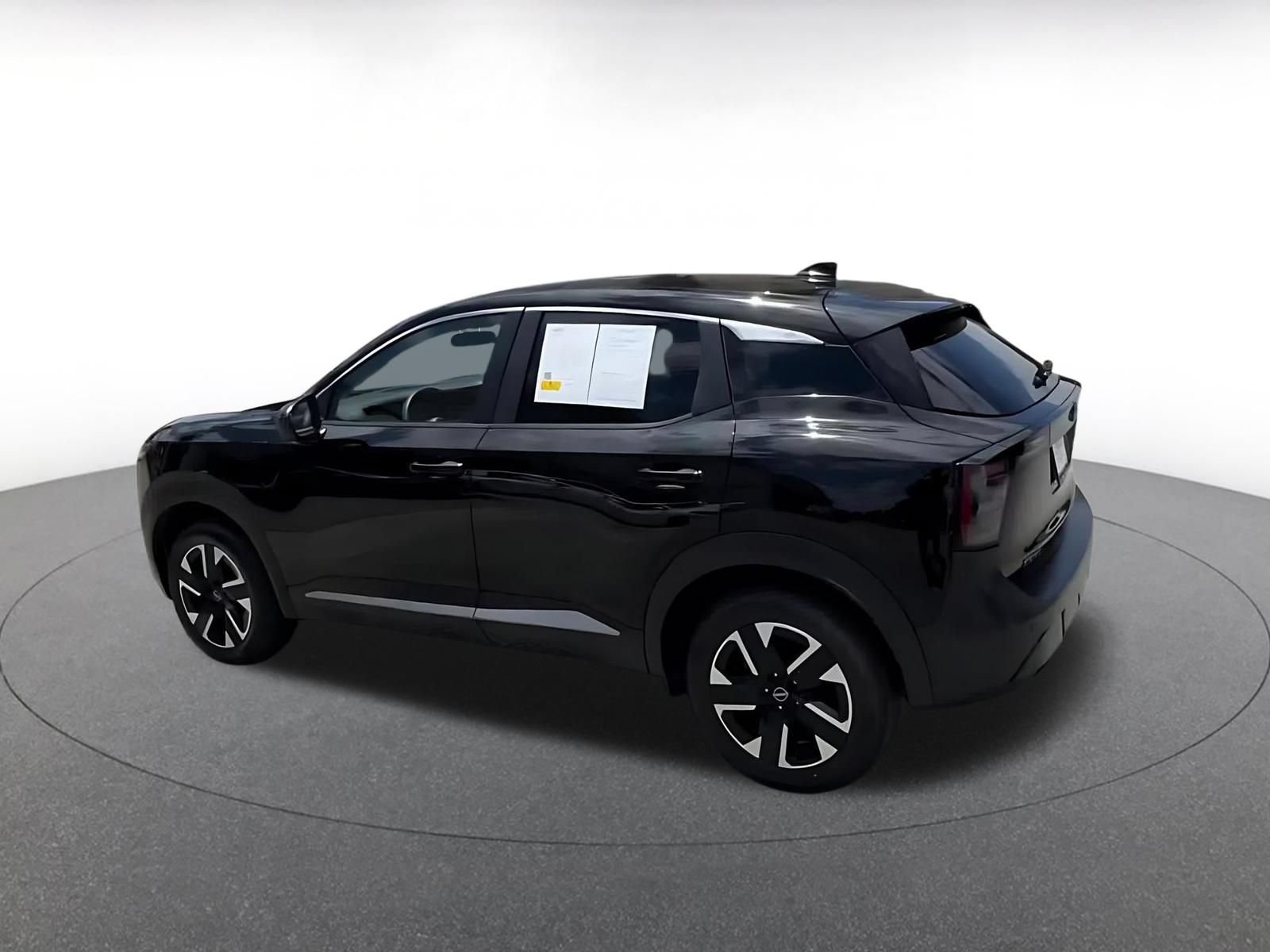 Thumbnail: 2025 Nissan Kicks - 10