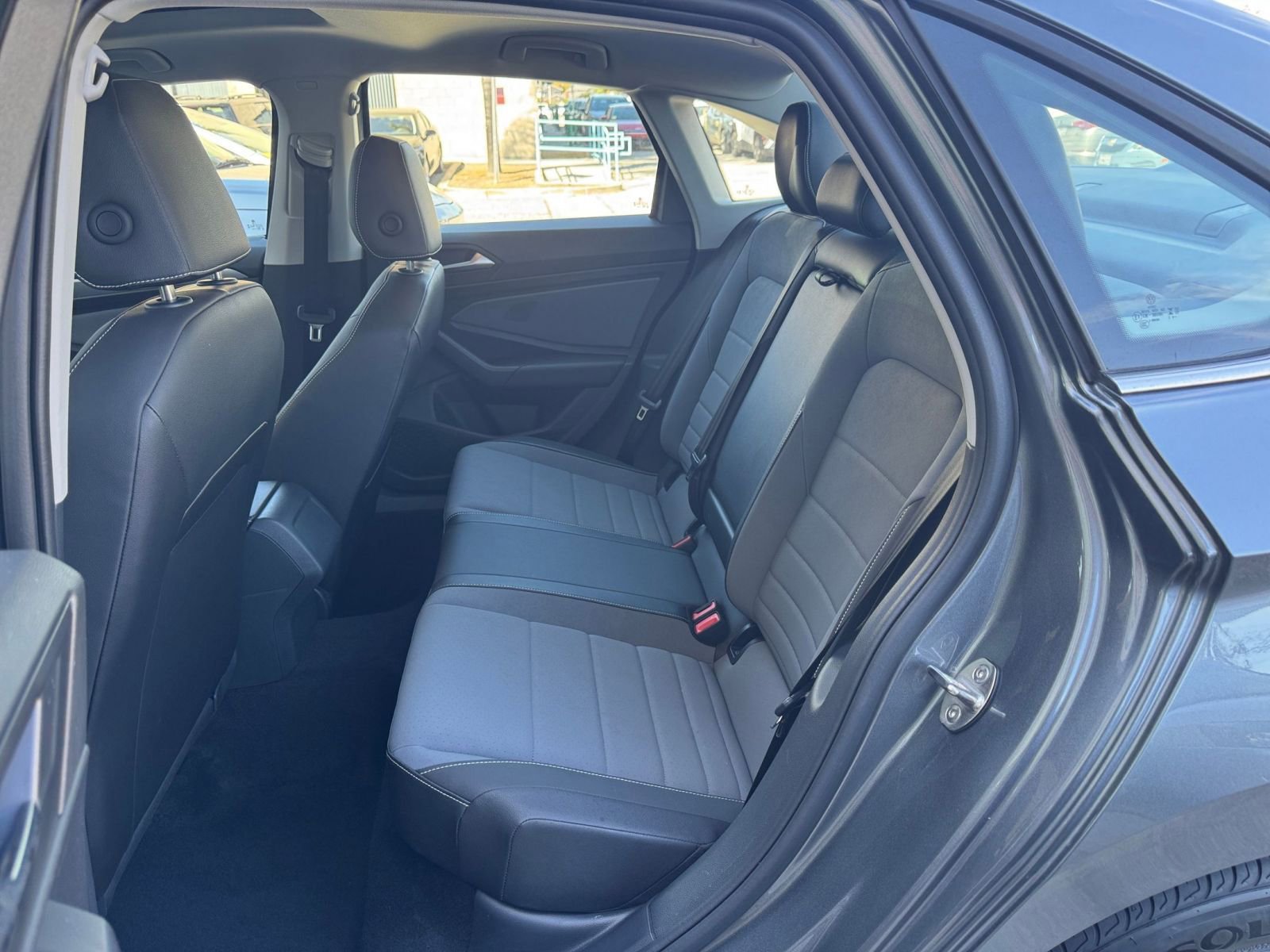 Thumbnail: 2025 Volkswagen Jetta - 25