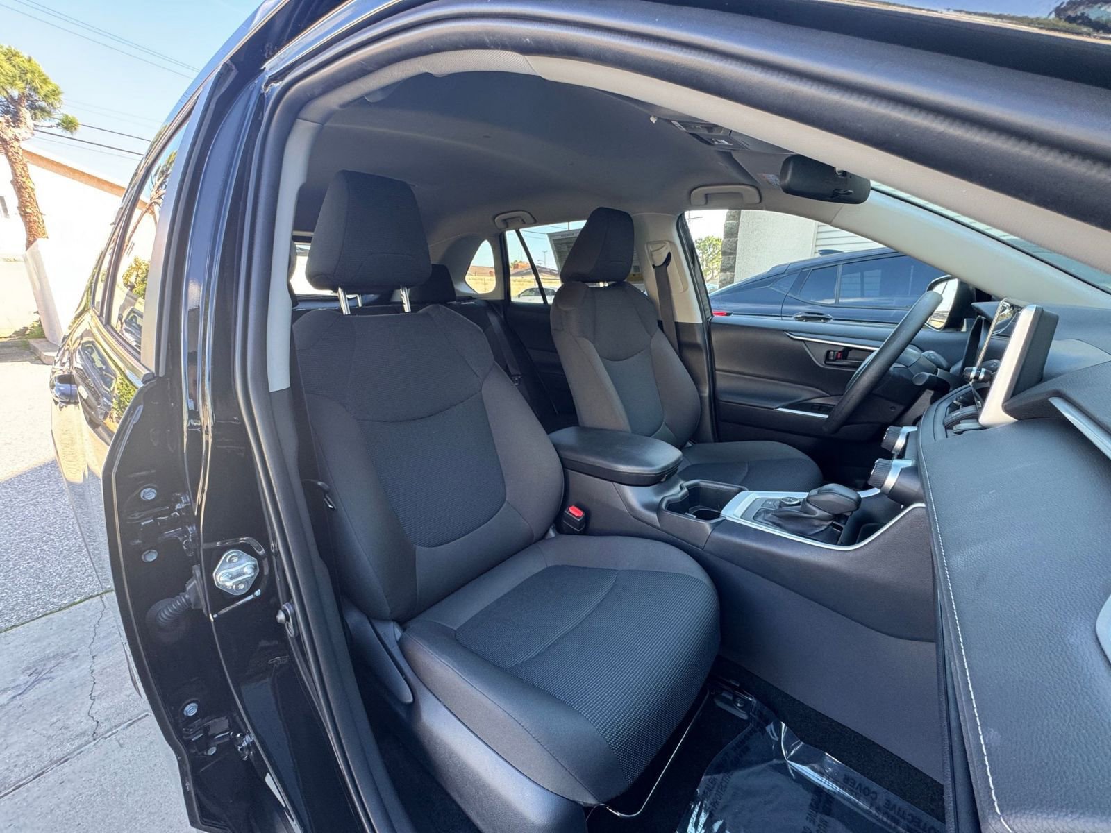 Thumbnail: 2025 Toyota RAV4 - 35