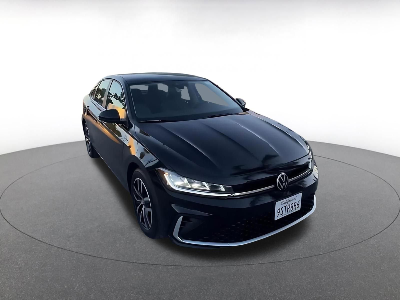 Thumbnail: 2025 Volkswagen Jetta - 3