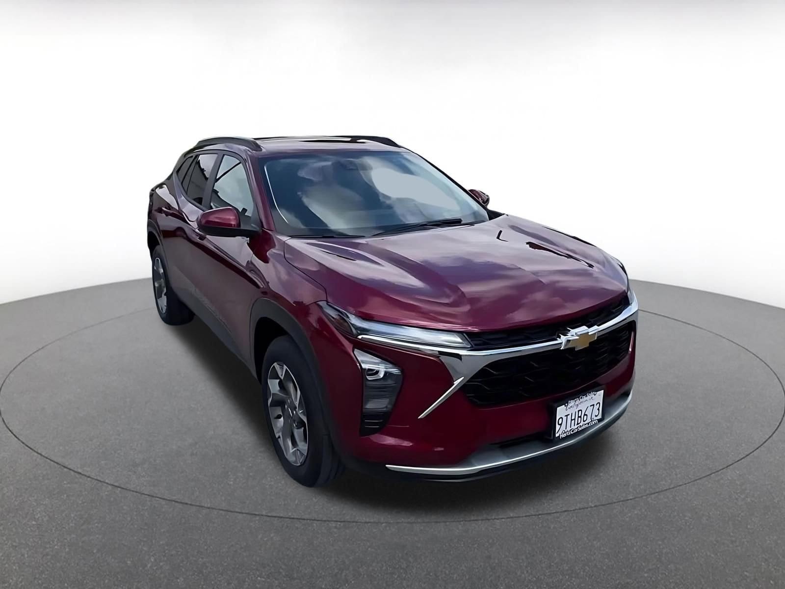 Thumbnail: 2025 Chevrolet Trax - 3