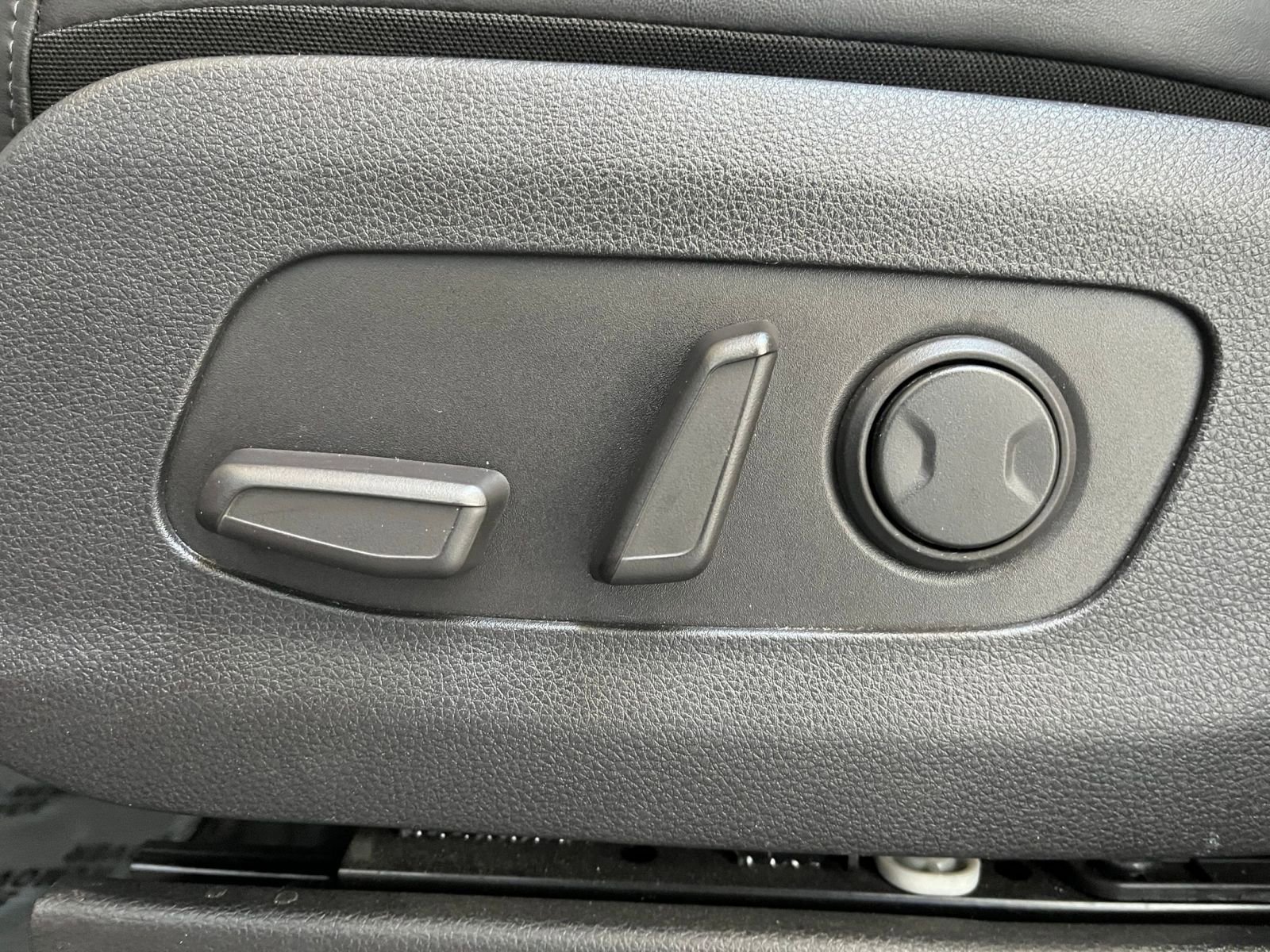 Thumbnail: 2024 Kia Carnival - 23