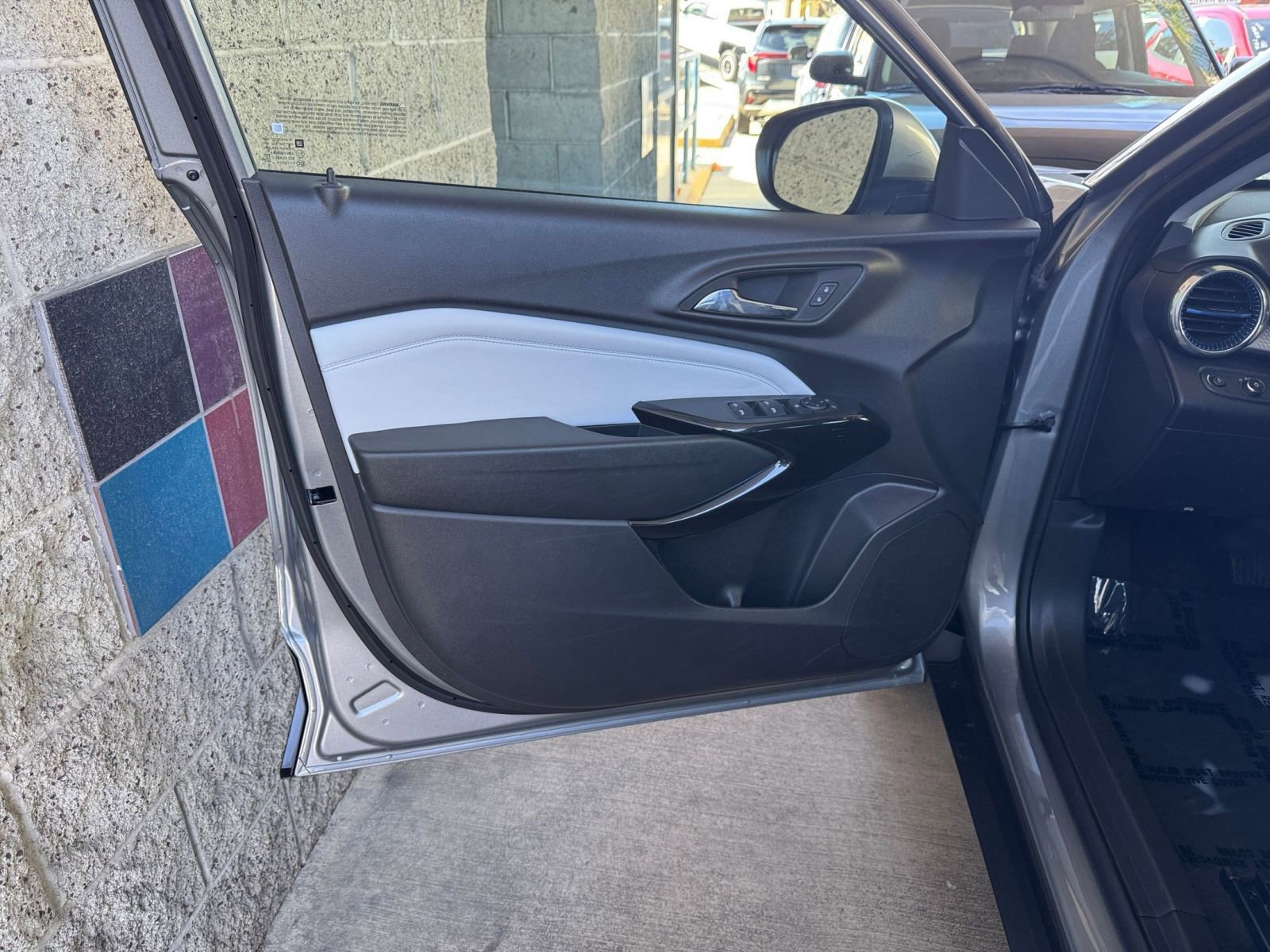 Thumbnail: 2025 Chevrolet Trax - 18