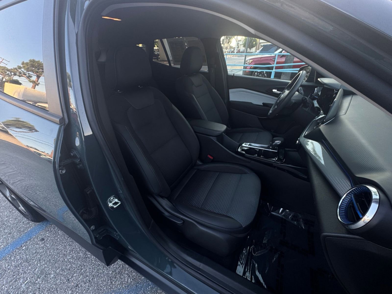 Thumbnail: 2025 Chevrolet Trax - 35