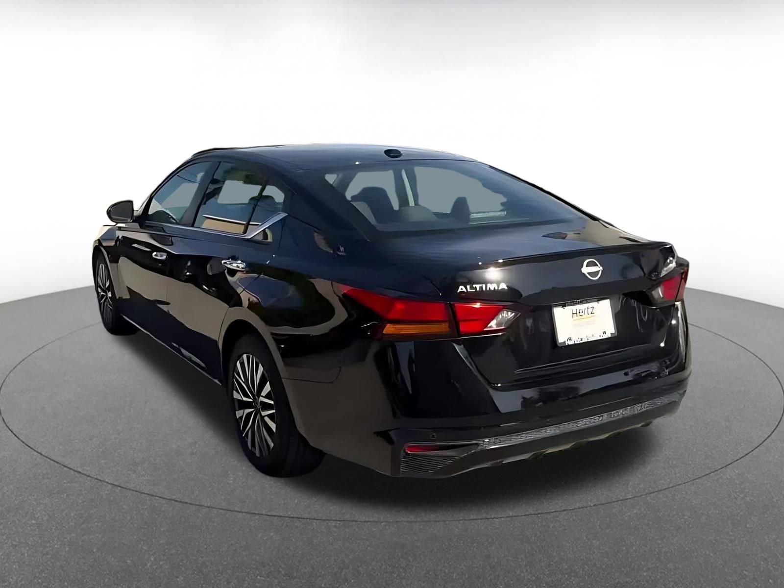 Thumbnail: 2025 Nissan Altima - 10