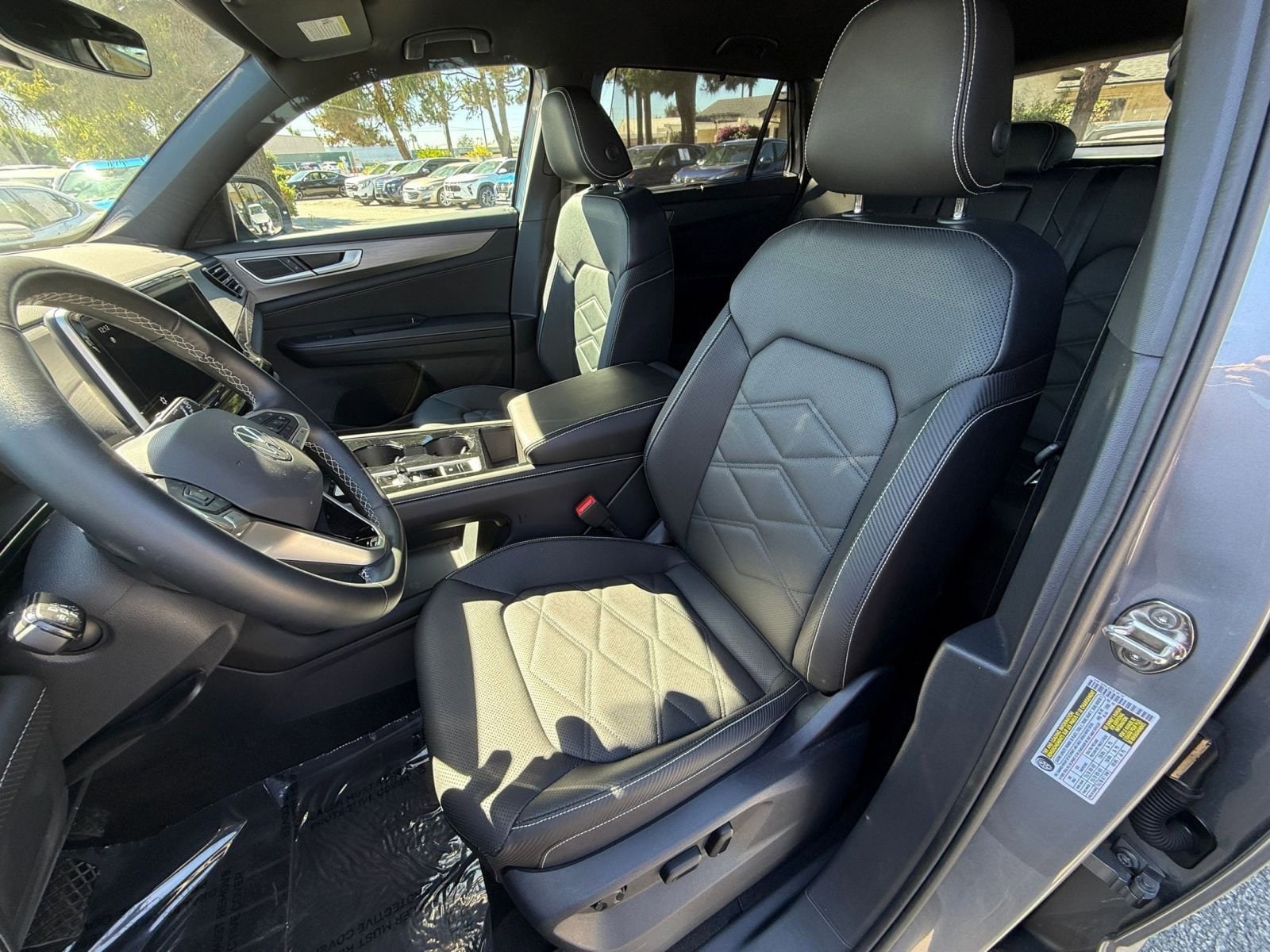 Thumbnail: 2025 Volkswagen Atlas - 32