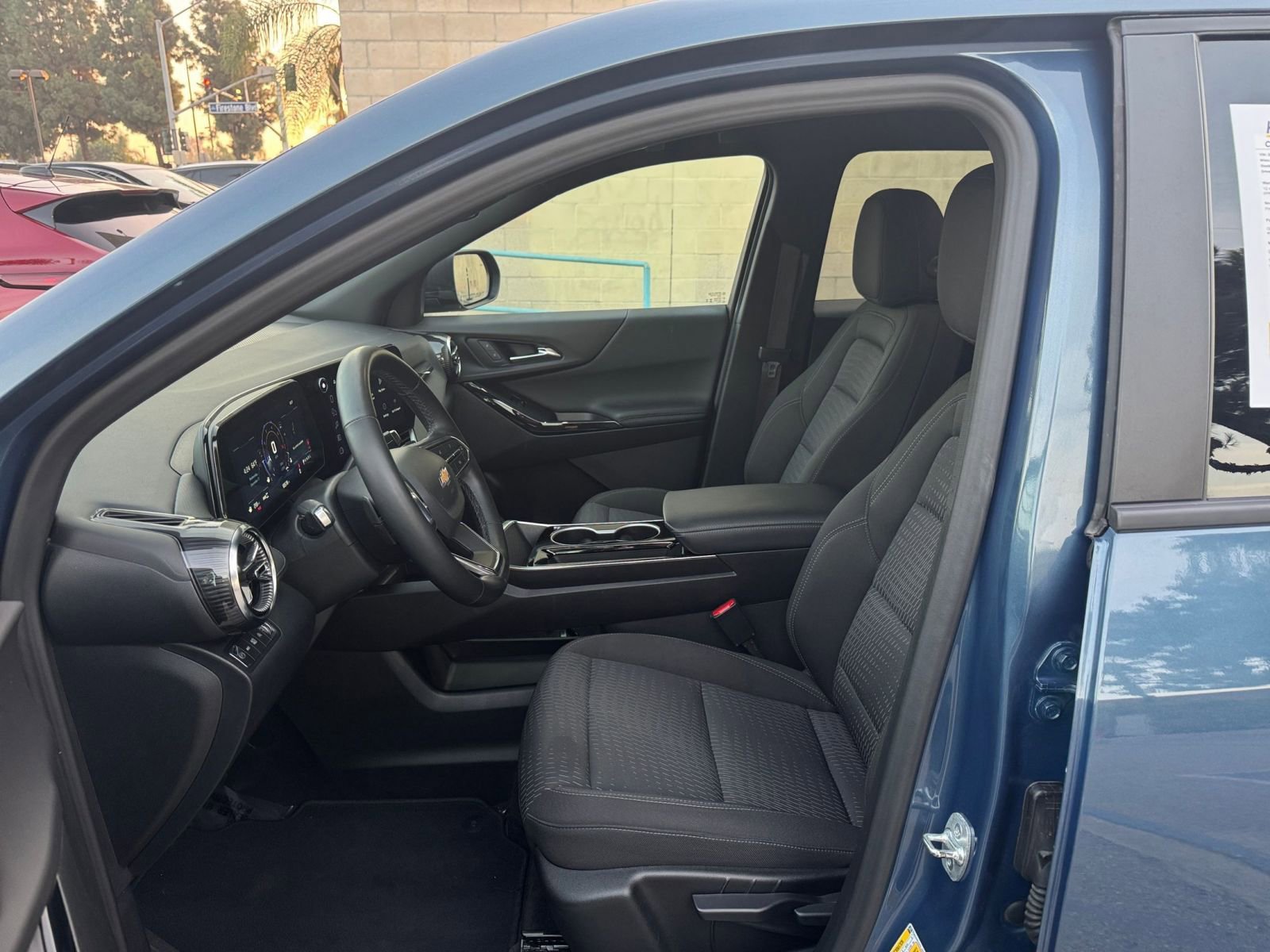 Thumbnail: 2025 Chevrolet Equinox - 25