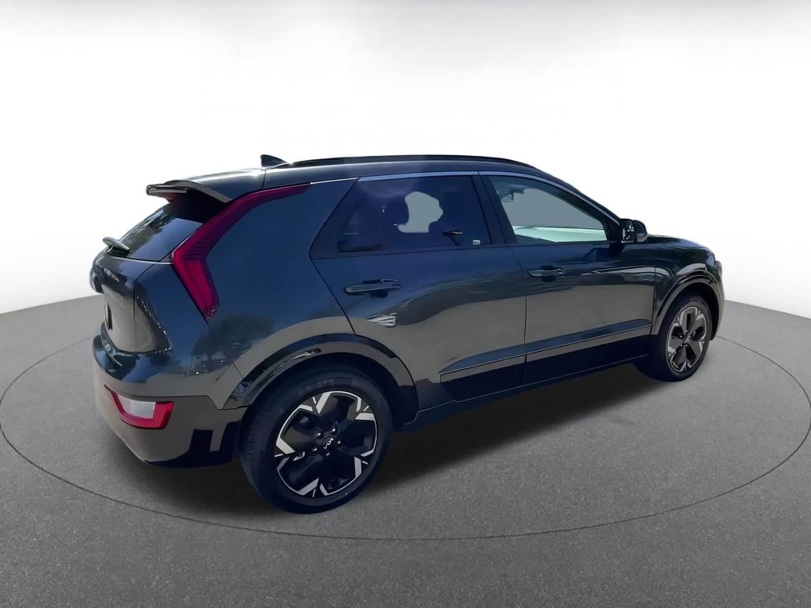 Thumbnail: 2023 Kia Niro - 15