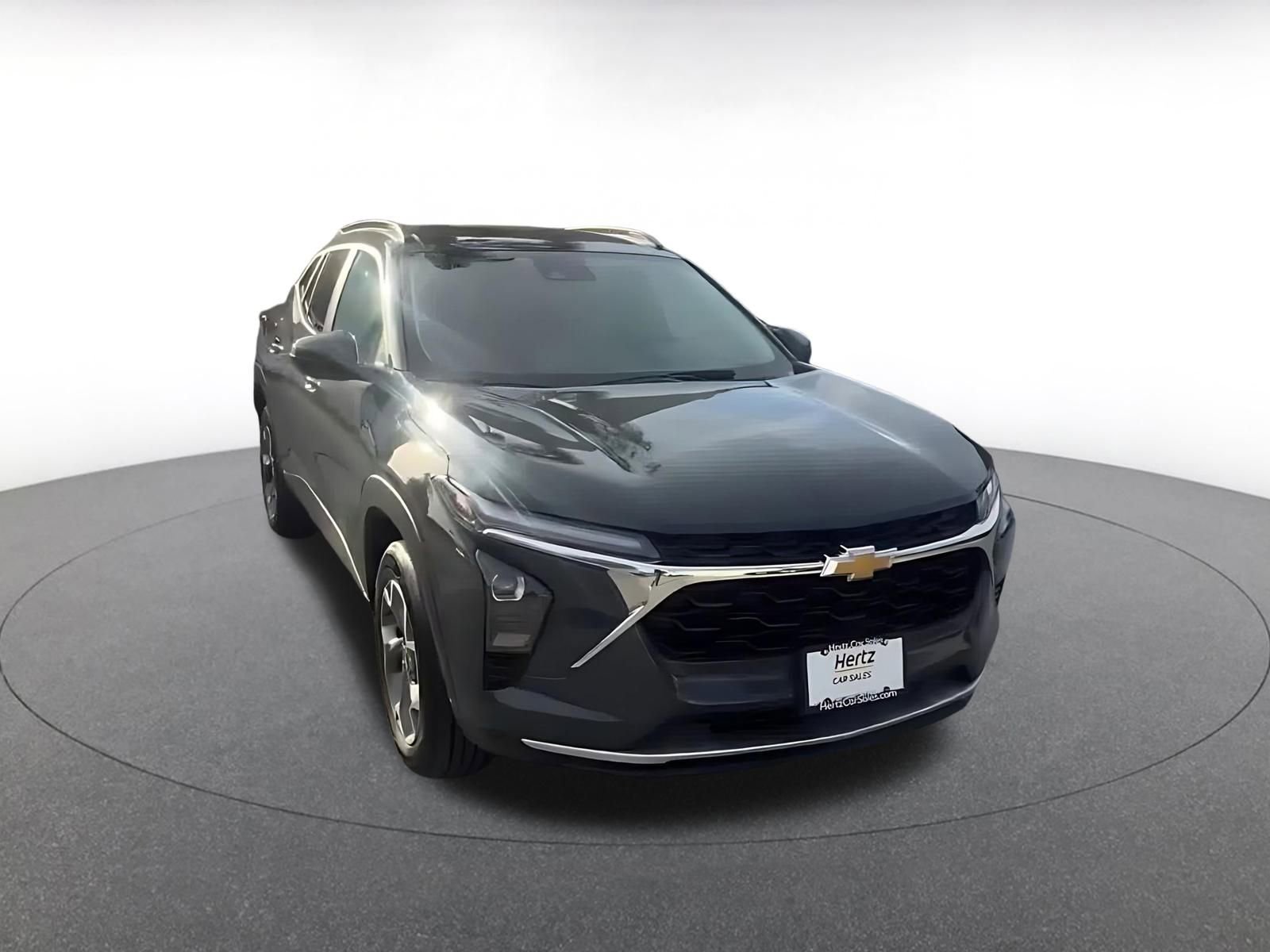 Thumbnail: 2025 Chevrolet Trax - 3