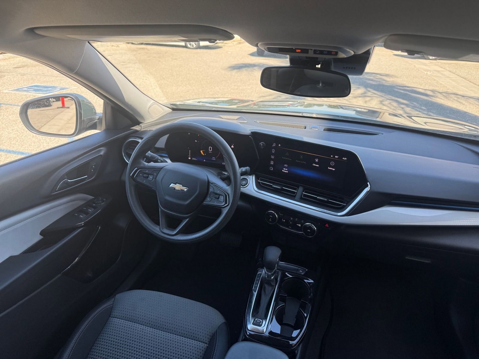 Thumbnail: 2025 Chevrolet Trax - 34