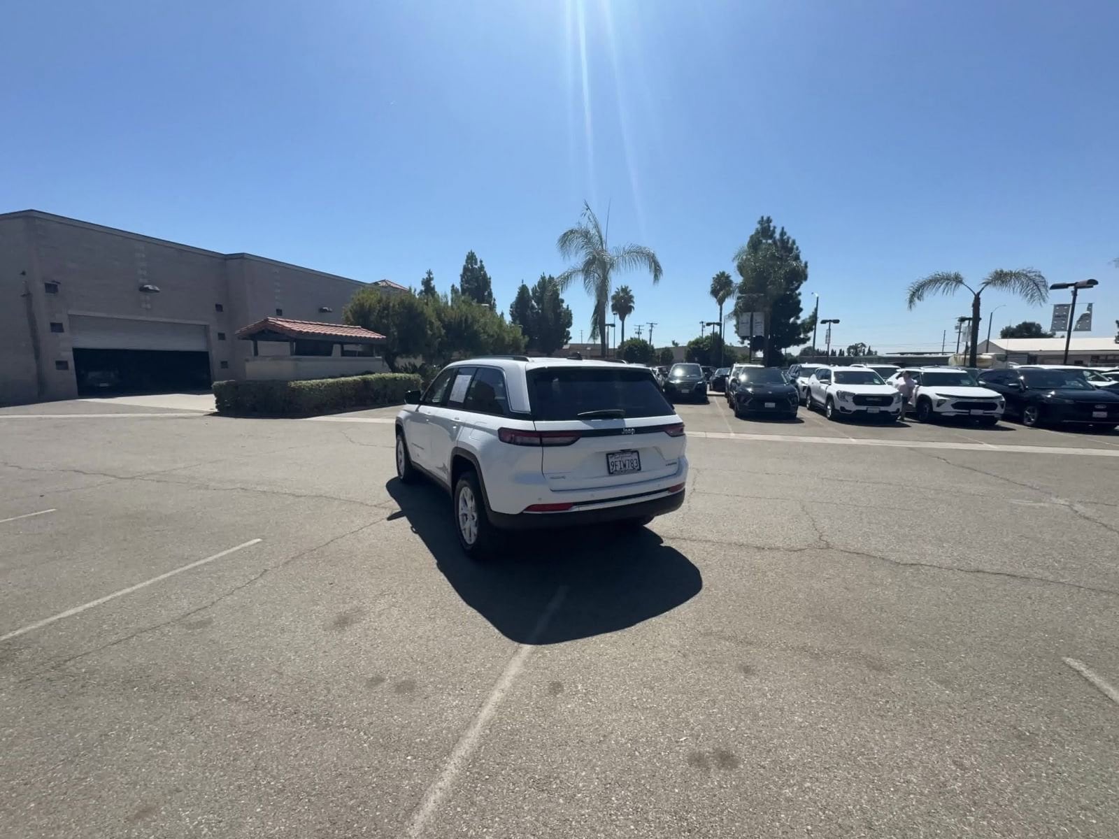 Thumbnail: 2024 Jeep Grand Cherokee - 16