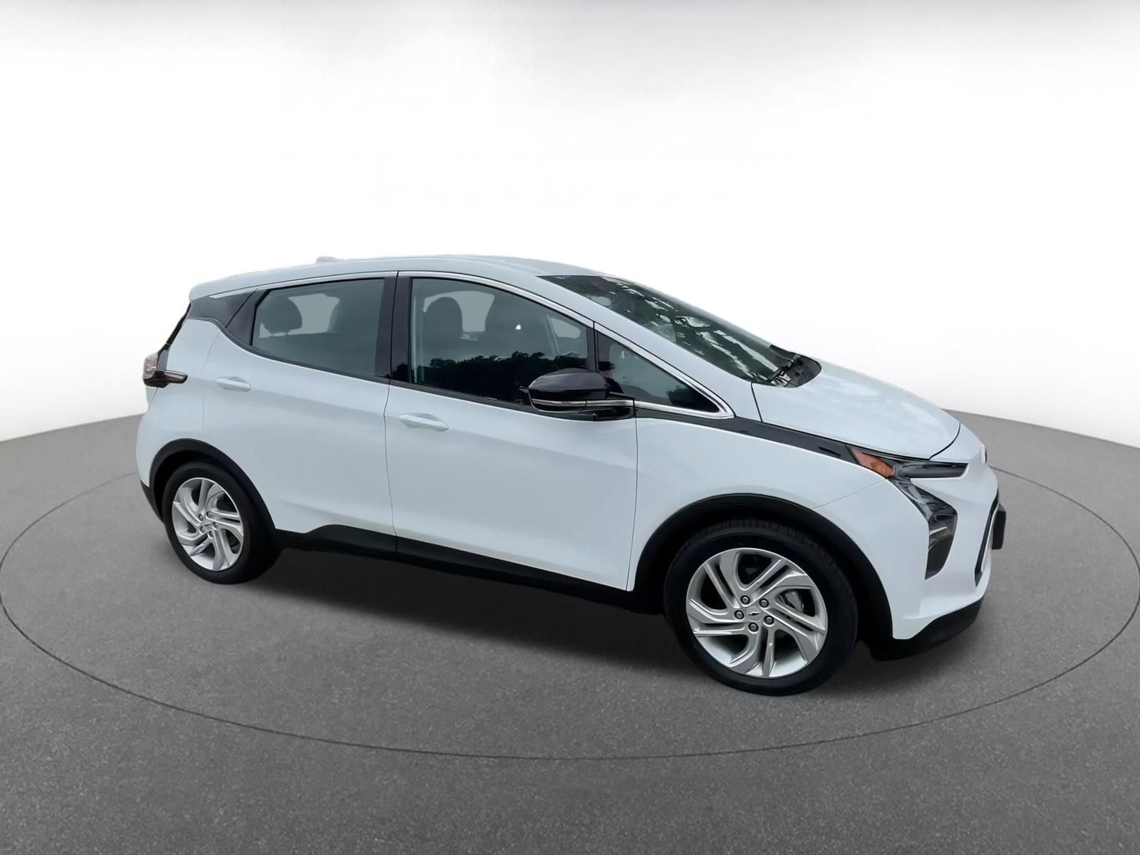 Thumbnail: 2023 Chevrolet Bolt EV - 2