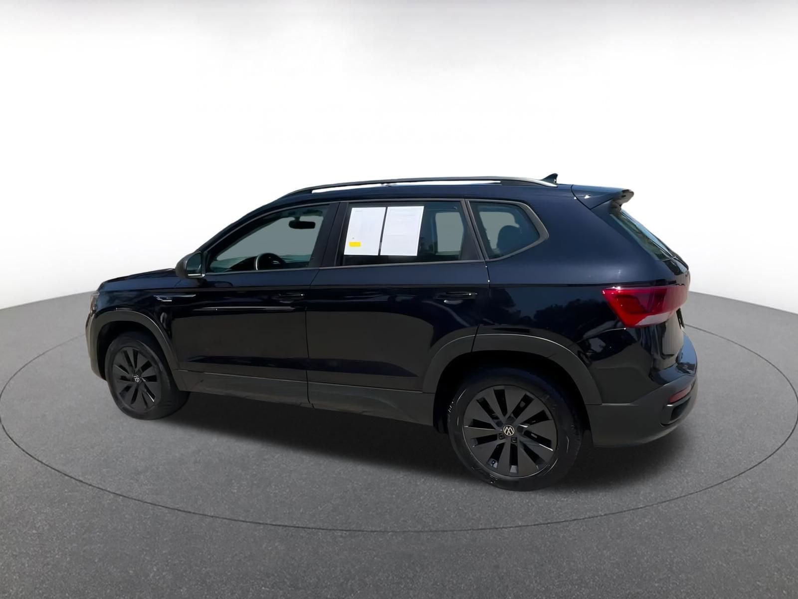 Thumbnail: 2024 Volkswagen Taos - 10
