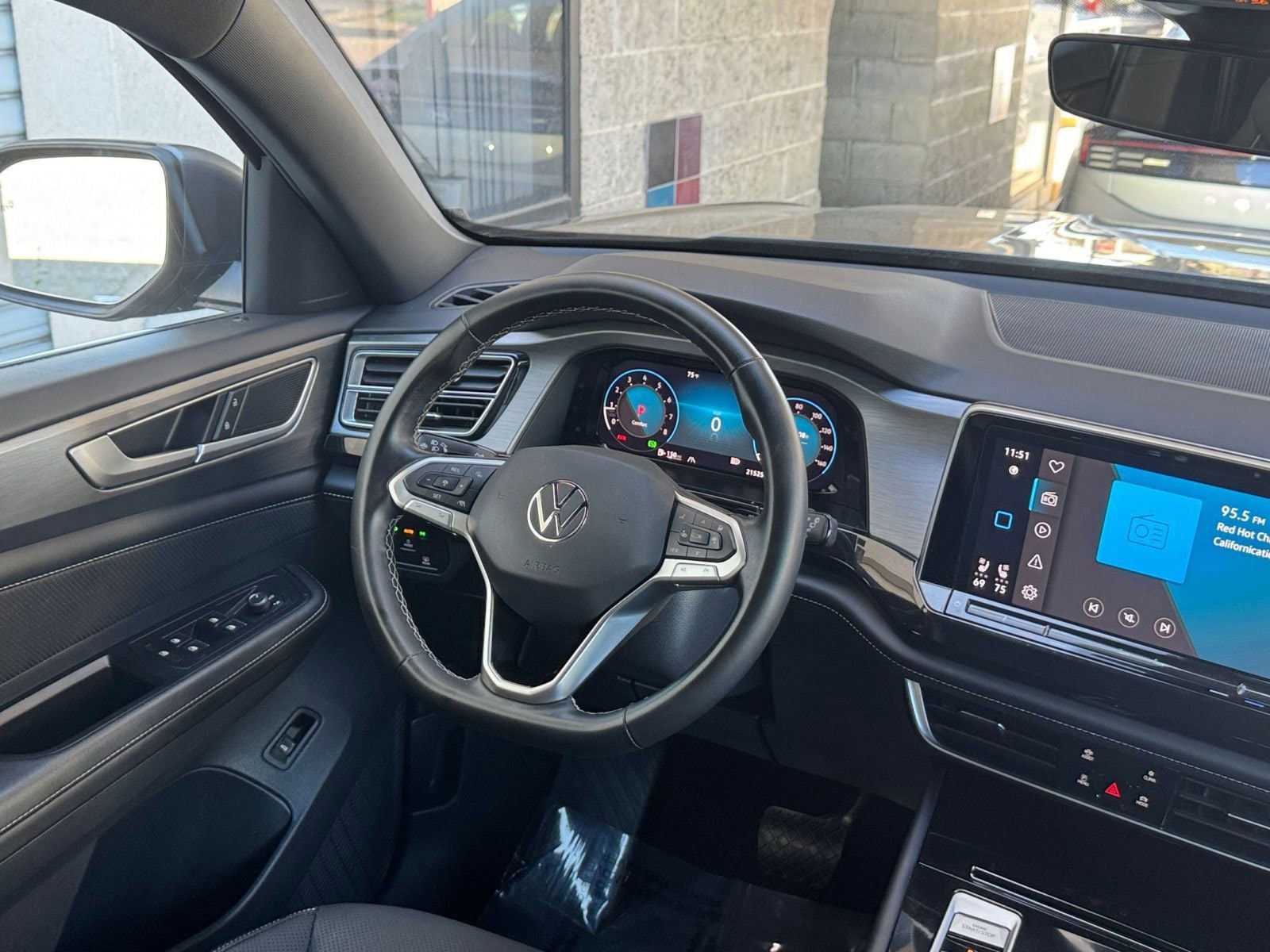 Thumbnail: 2025 Volkswagen Atlas - 34