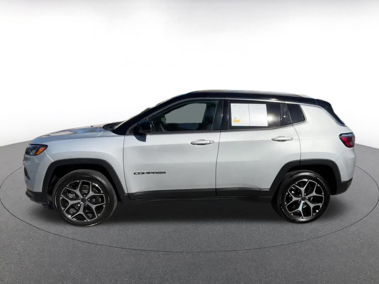 Thumbnail: 2025 Jeep Compass - 9